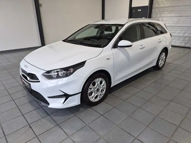 Kia Ceed view 3