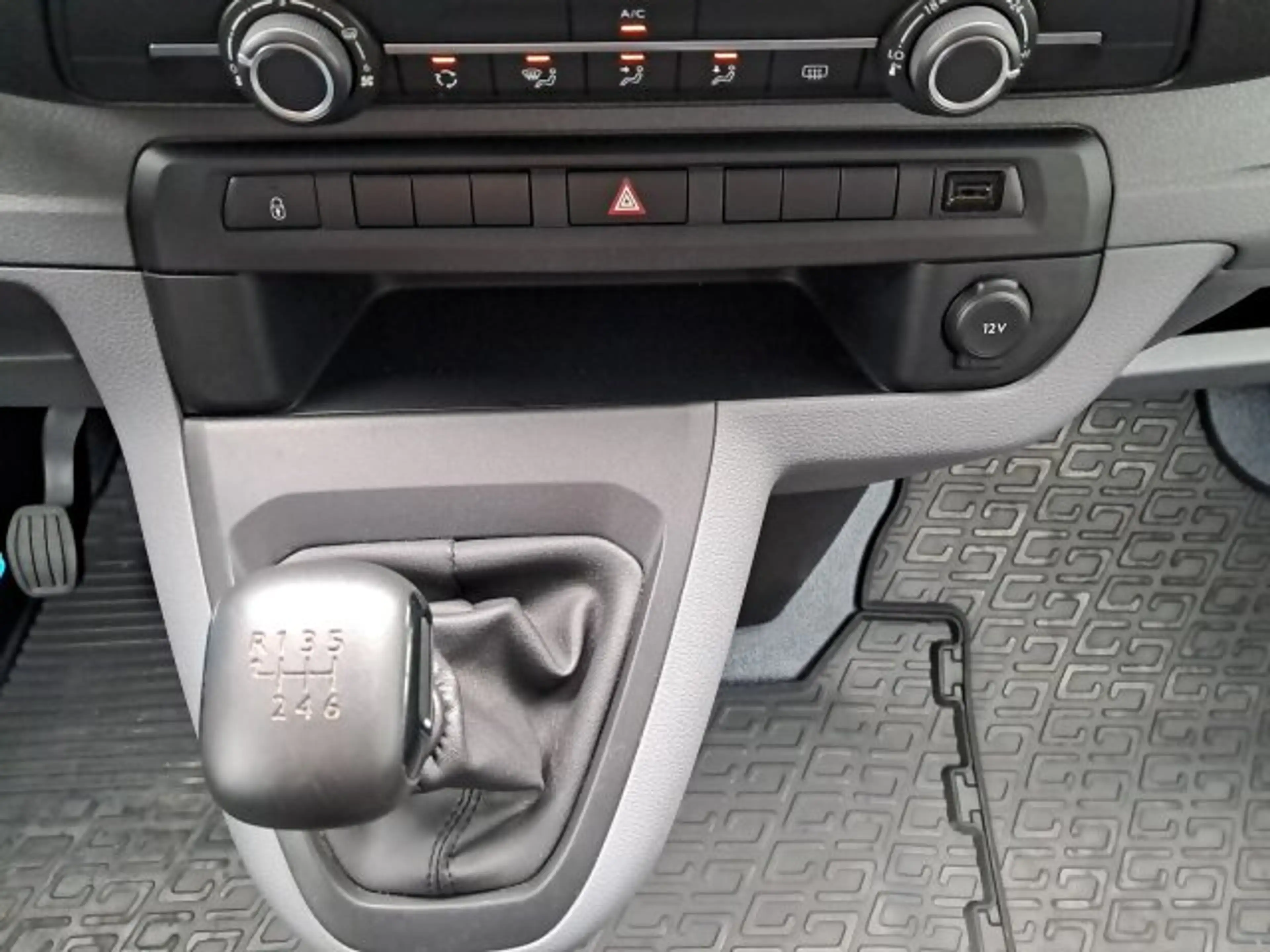 Opel Zafira Life Vivaro Kombi 1.5 D L 9-Sitzer Klima DAB-Tuner — photo 13