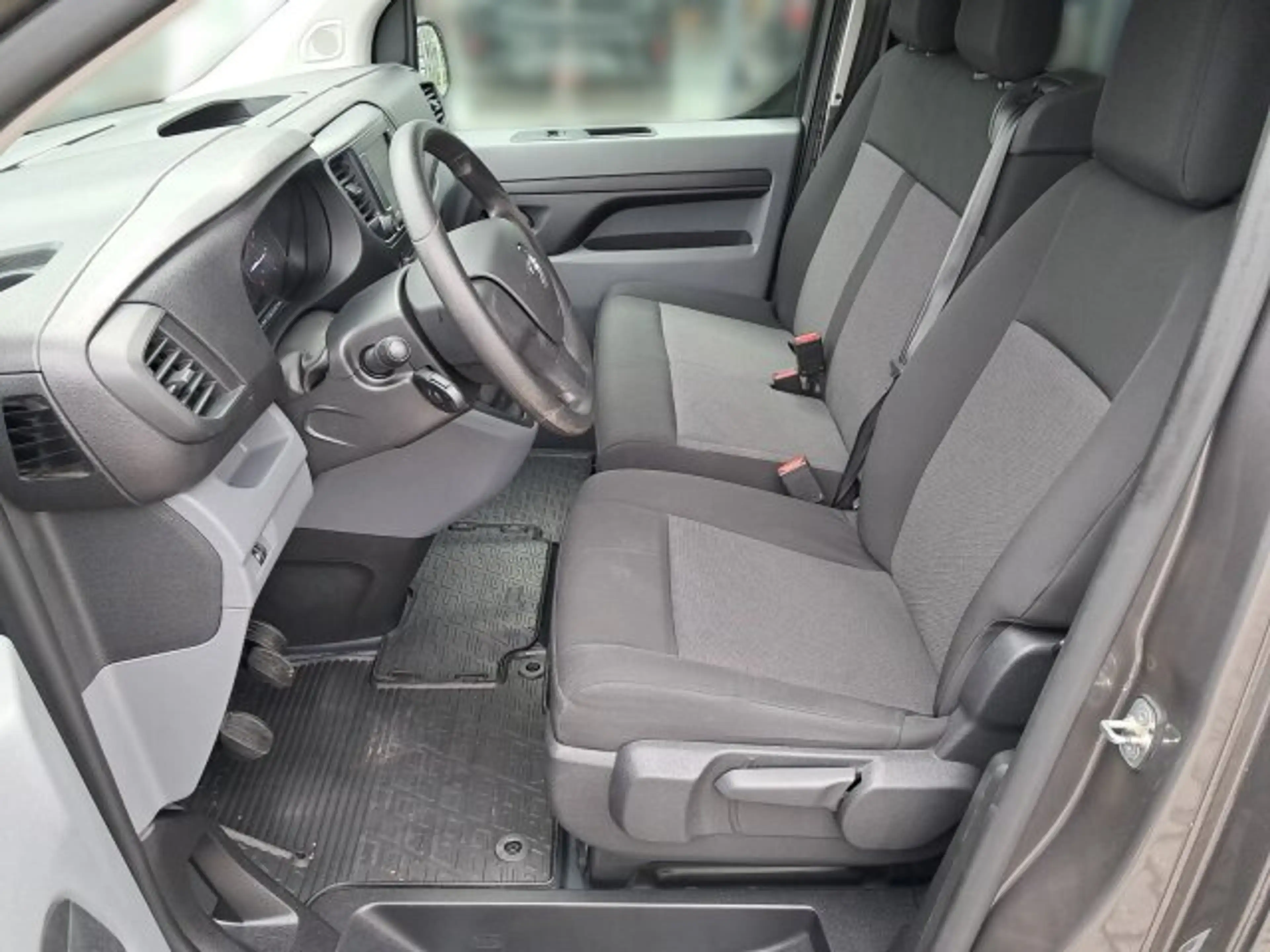 Opel Zafira Life Vivaro Kombi 1.5 D L 9-Sitzer Klima DAB-Tuner — photo 9