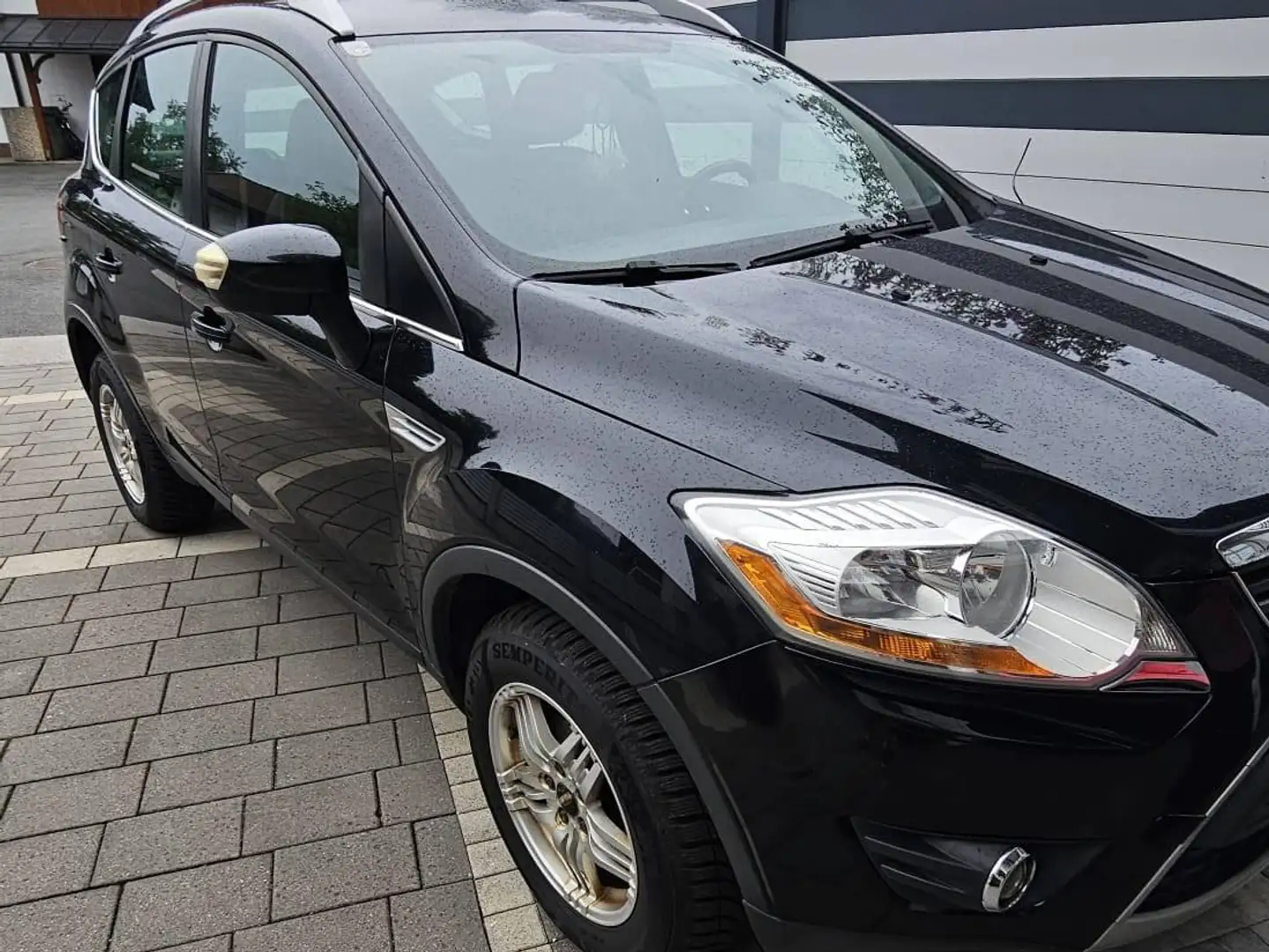 Ford Kuga Kuga 2,0 Trend TDCI DPF Trend Schwarz - 2