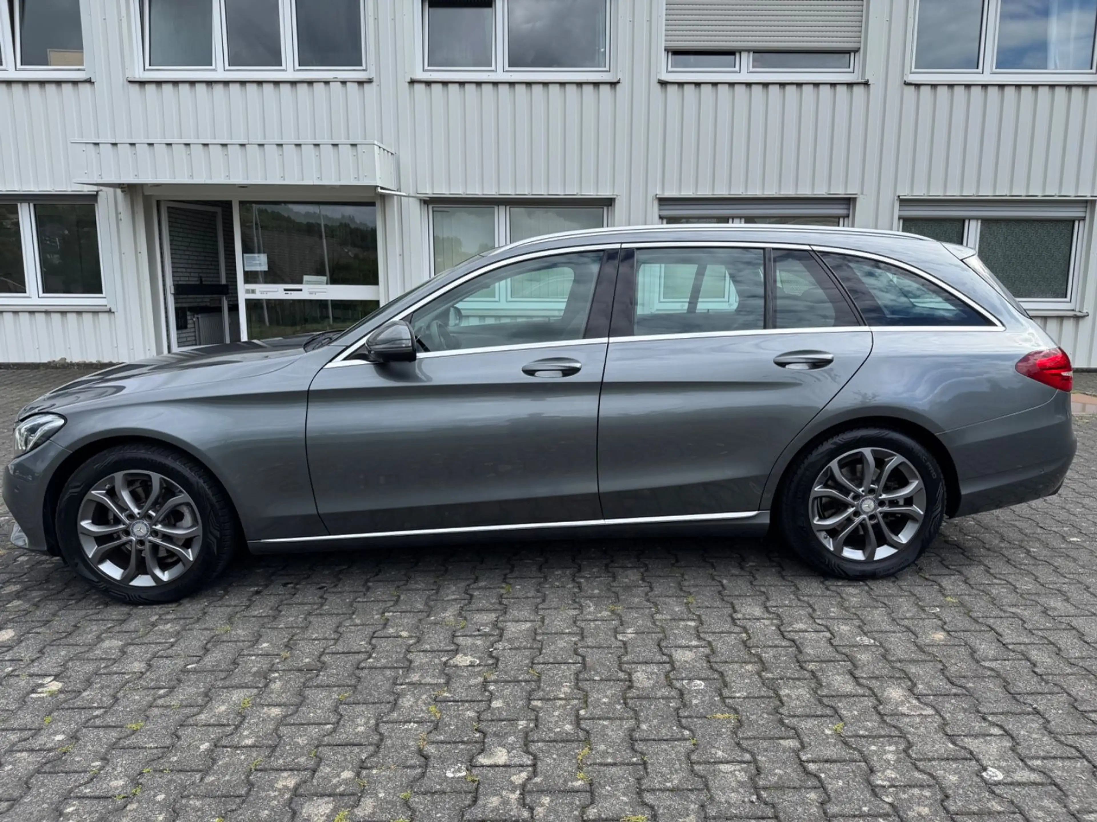 Mercedes-Benz C 180 Avantgarde-LED-AHK-Teilleder-360°-Kamera — photo 6