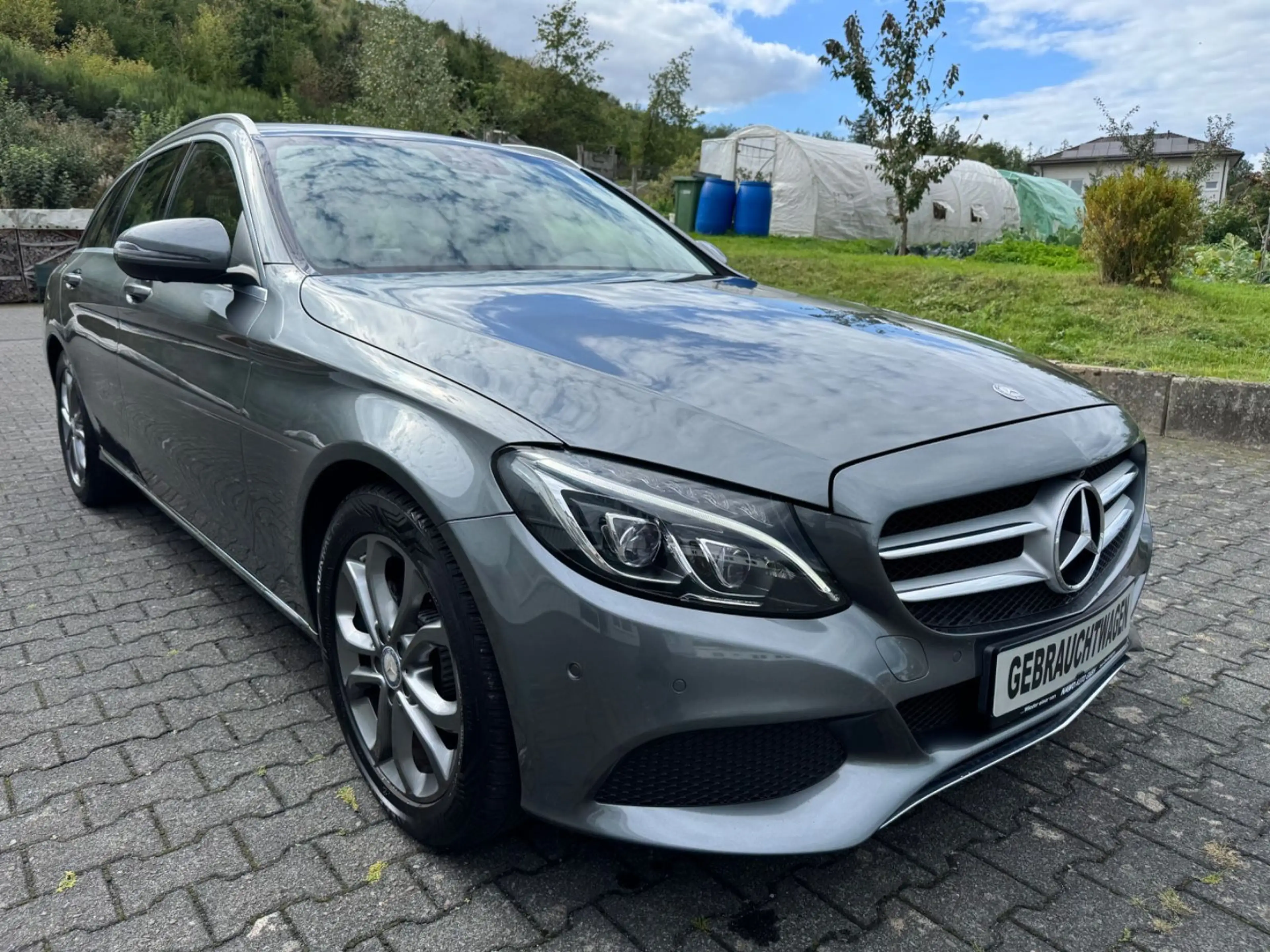 Mercedes-Benz C 180 Avantgarde-LED-AHK-Teilleder-360°-Kamera