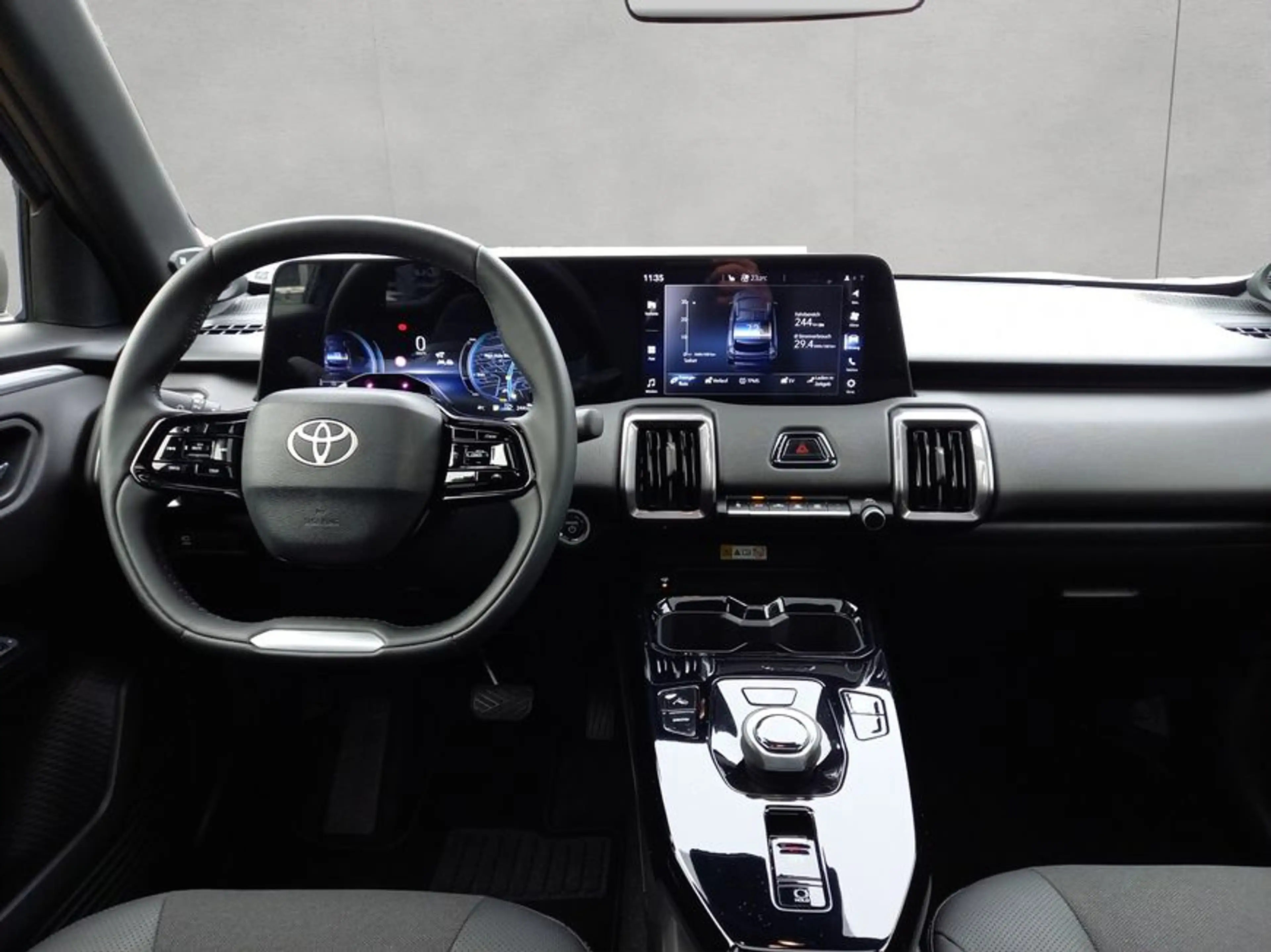 Toyota Urban Cruiser 61kWh Lounge 360° Keyless LED — photo 14