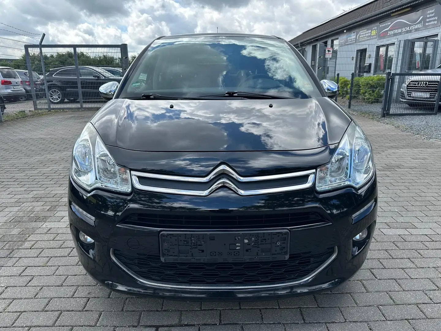 Citroen C3 1.2 Selection City-Paket Klima PDC Leder Schwarz - 2