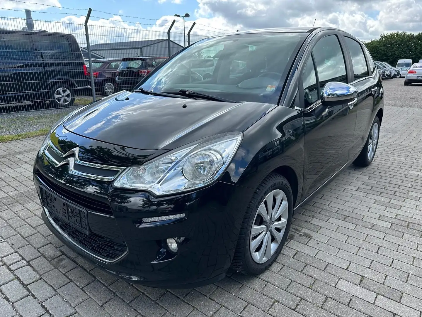 Citroen C3 1.2 Selection City-Paket Klima PDC Leder Schwarz - 1