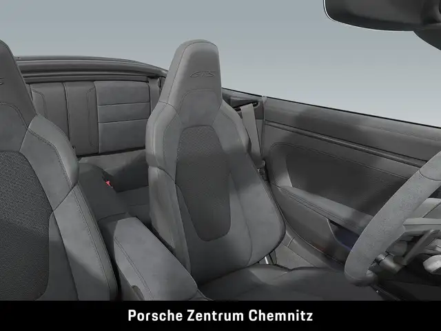 Porsche 911 view 6