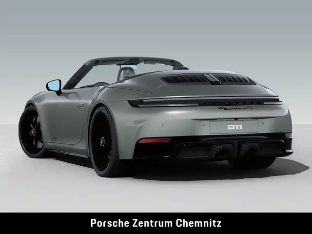 Porsche 911 view 3