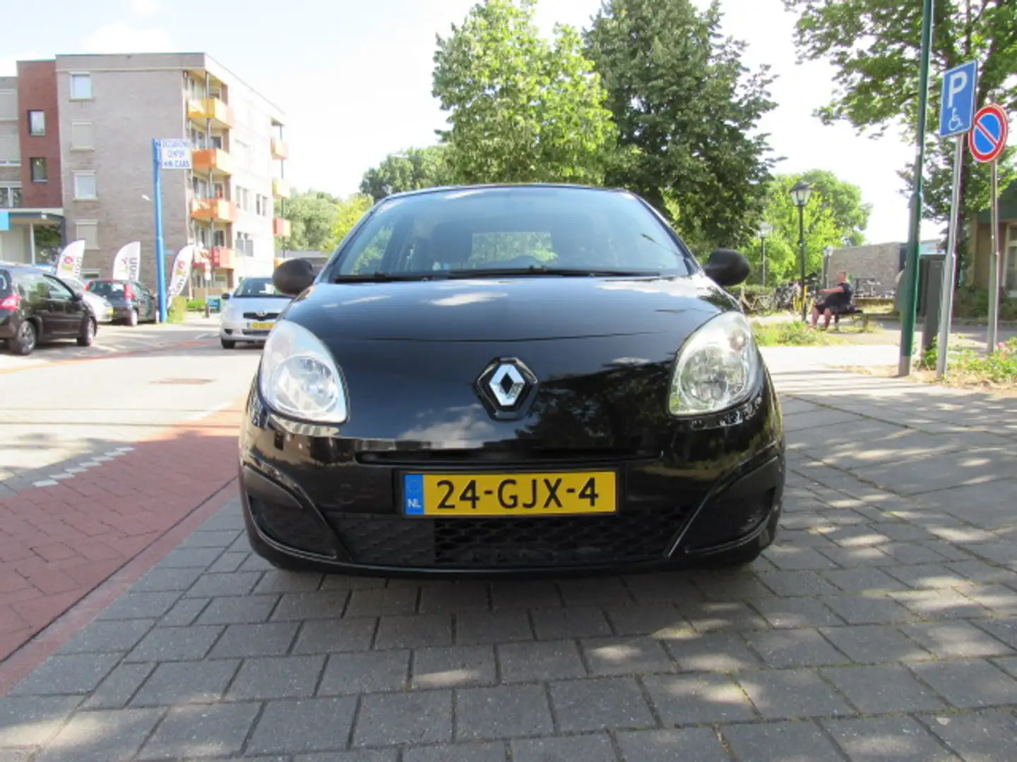 Renault Twingo 1.2 16V 88.914 km NAP Authentique Zwart - 2