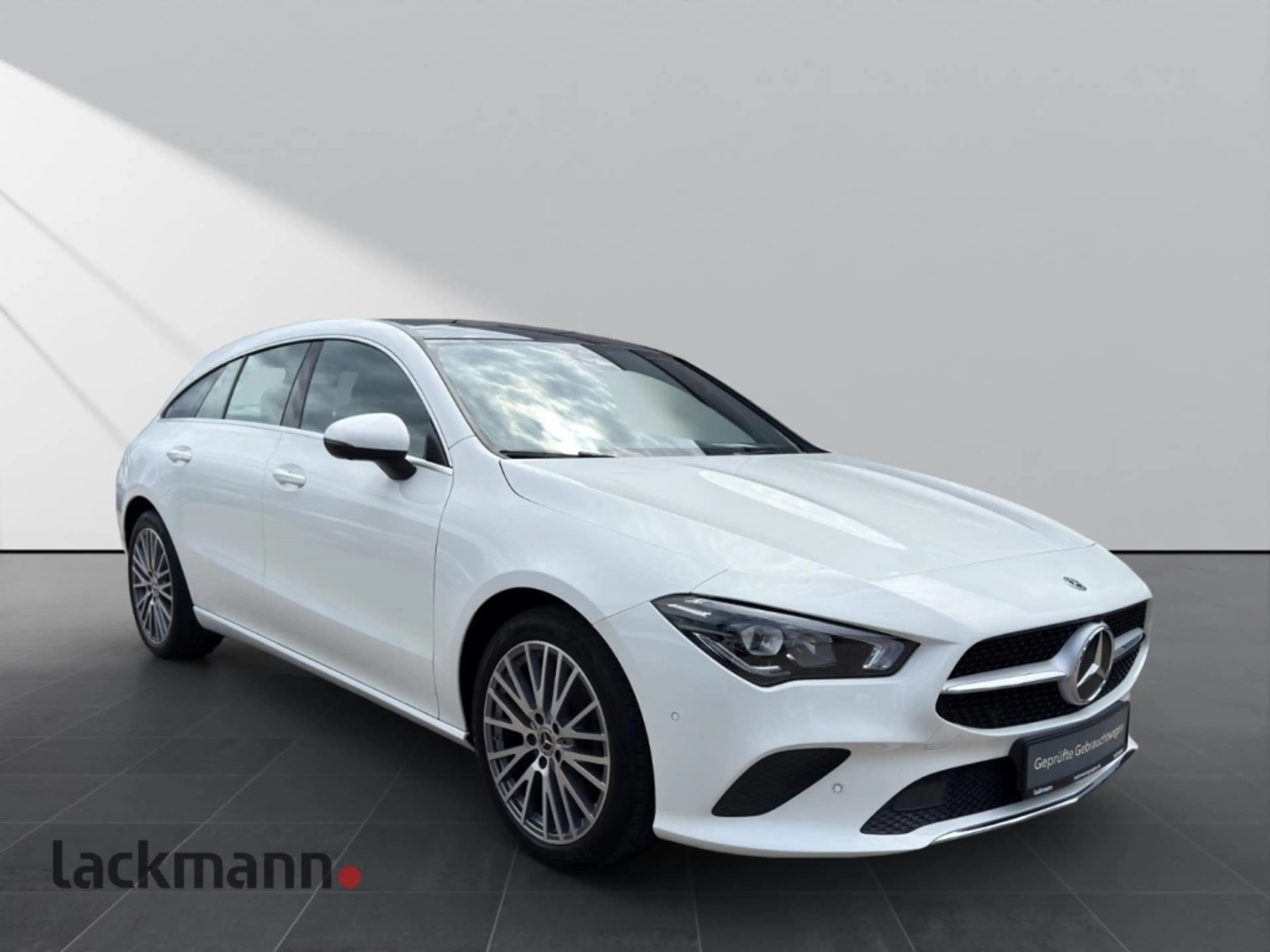 Mercedes-Benz CLA 180 *Navi*Pano*LED*360Grad° — photo 4