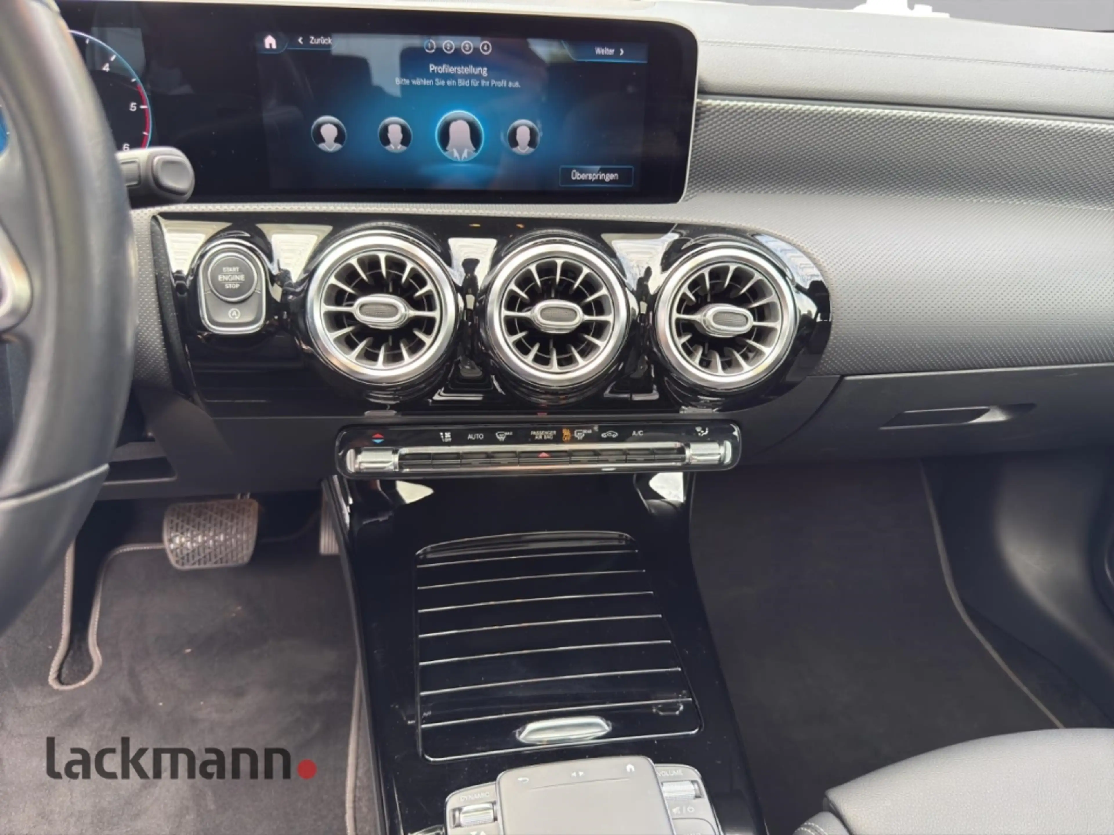 Mercedes-Benz CLA 180 *Navi*Pano*LED*360Grad° — photo 13