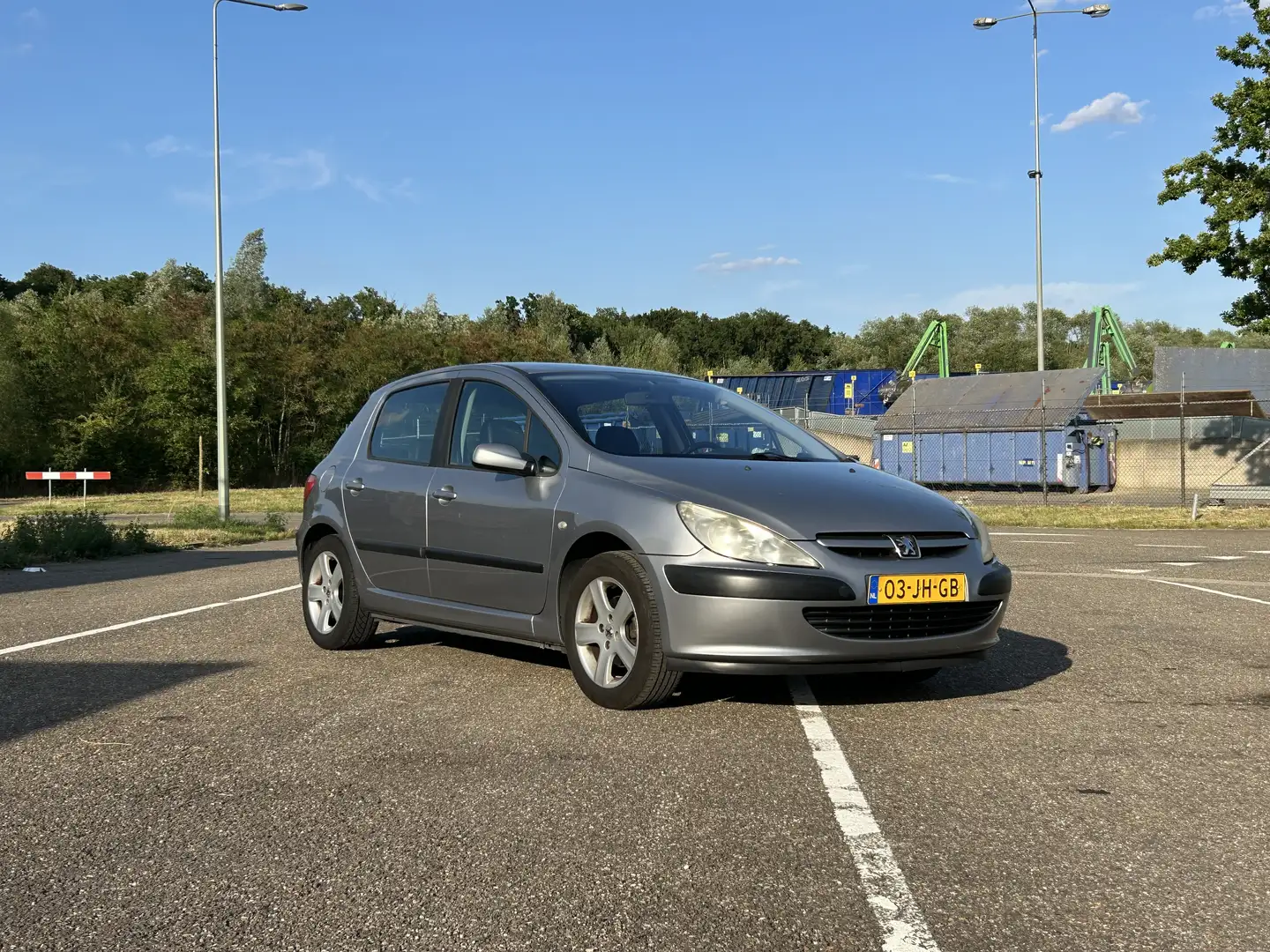 Peugeot 307 2.0-16V XSI met APK tot 06-2026 Grijs - 1