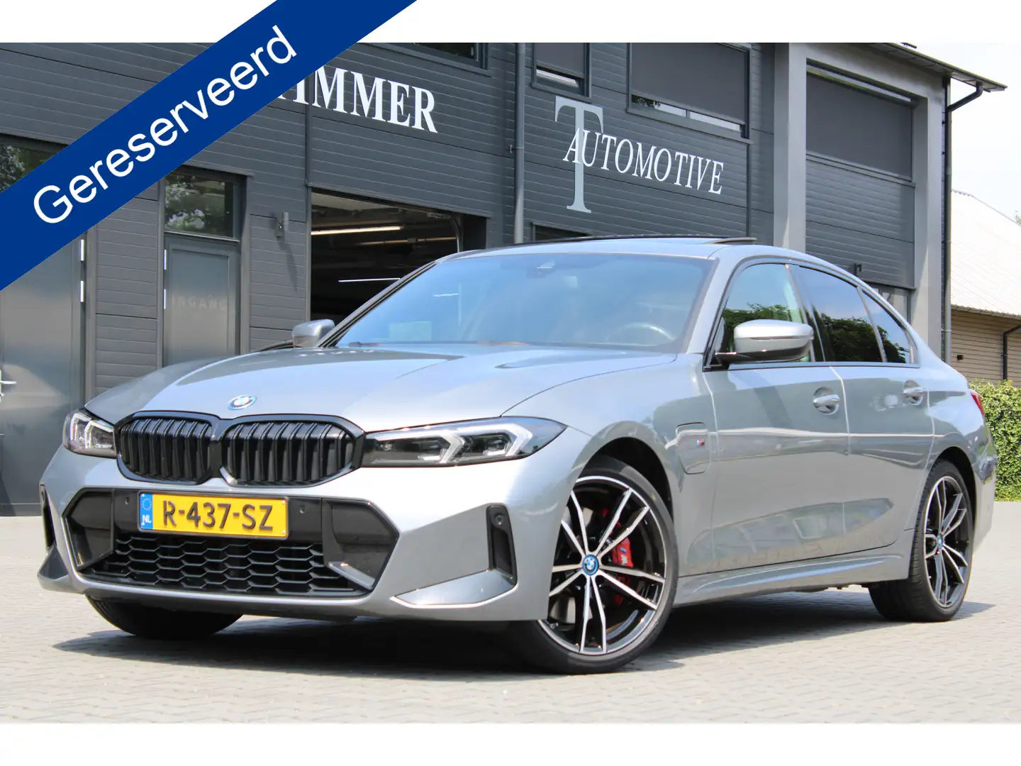 BMW 320 3-serie 320e M-Sport High Executive - Nieuw model Grijs - 1