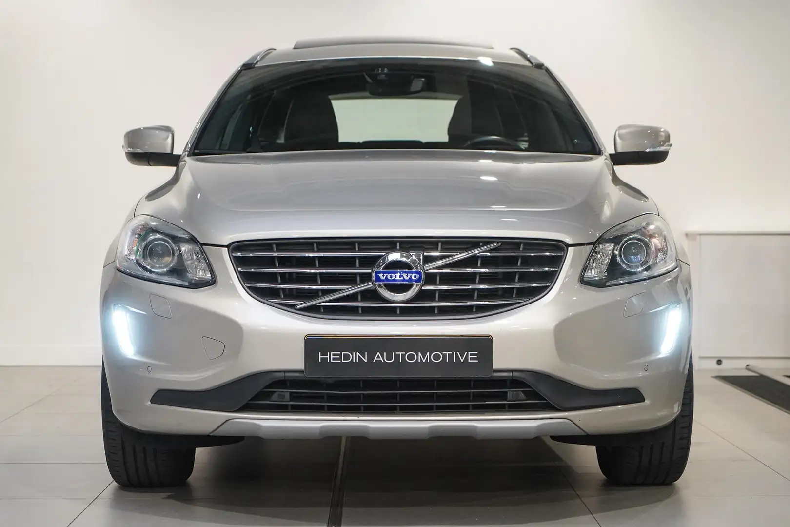 Volvo XC60 T5 Polar+ | AUT. | Pano. dak | Standkachel | Power Bruin - 2