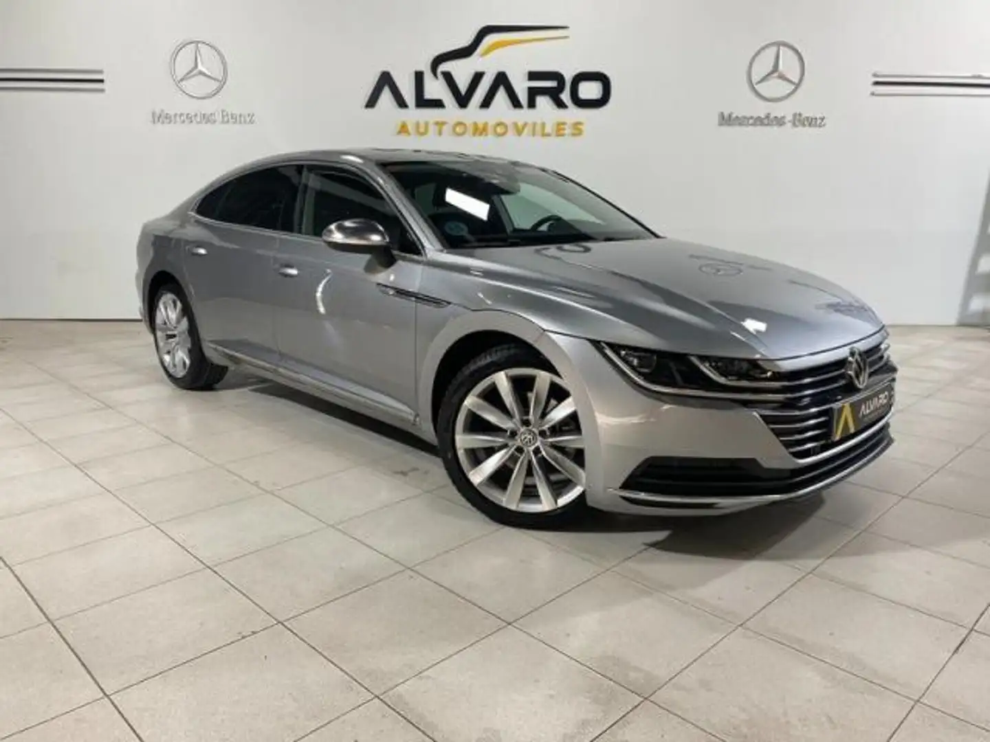 Volkswagen Arteon 2.0TDI Elegance DSG7 110kW Grijs - 2