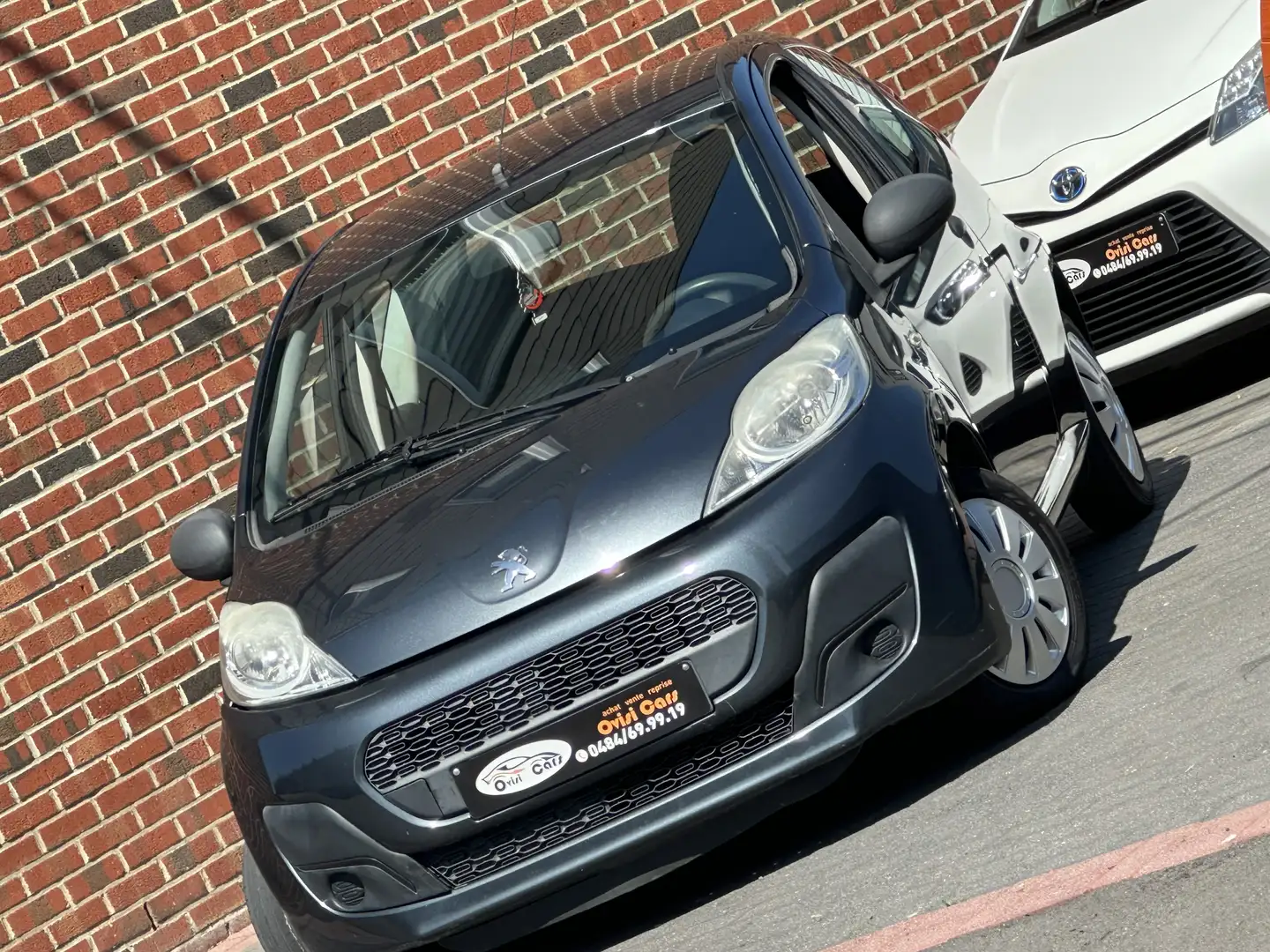 Peugeot 107 // TOYOTA MOTEUR // Gris - 1