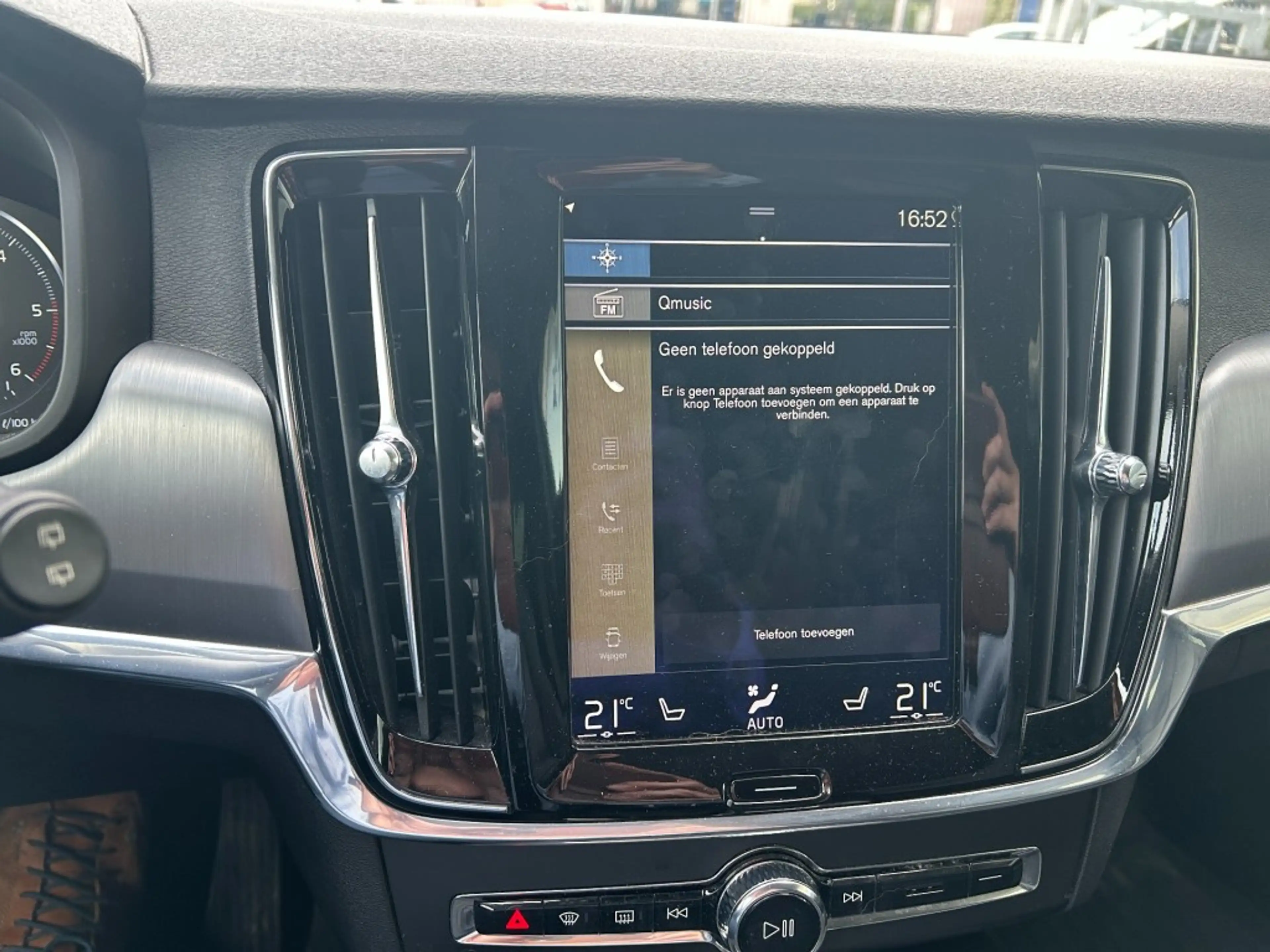 Volvo V90 2.0 D4 MOMENTUM Geartronic — photo 28