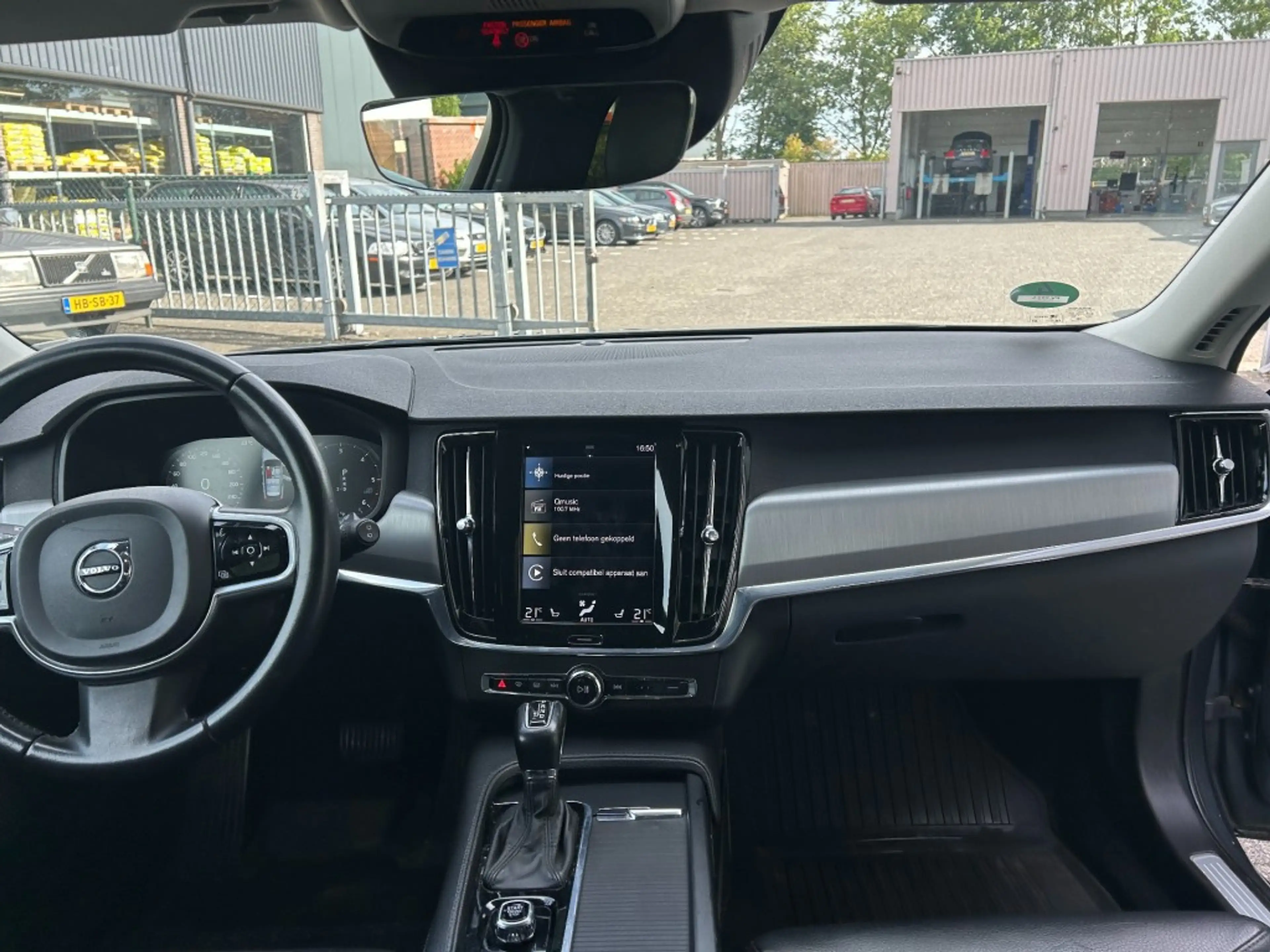 Volvo V90 2.0 D4 MOMENTUM Geartronic — photo 12