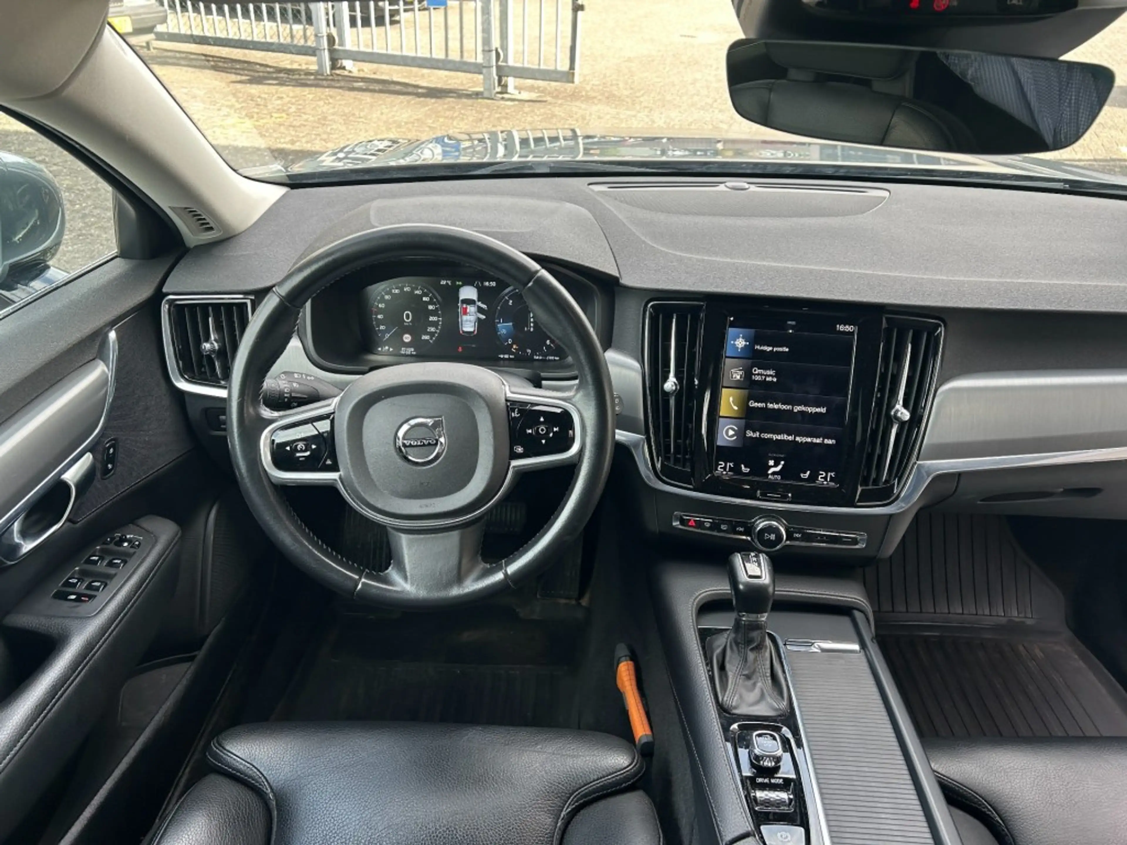 Volvo V90 2.0 D4 MOMENTUM Geartronic — photo 15