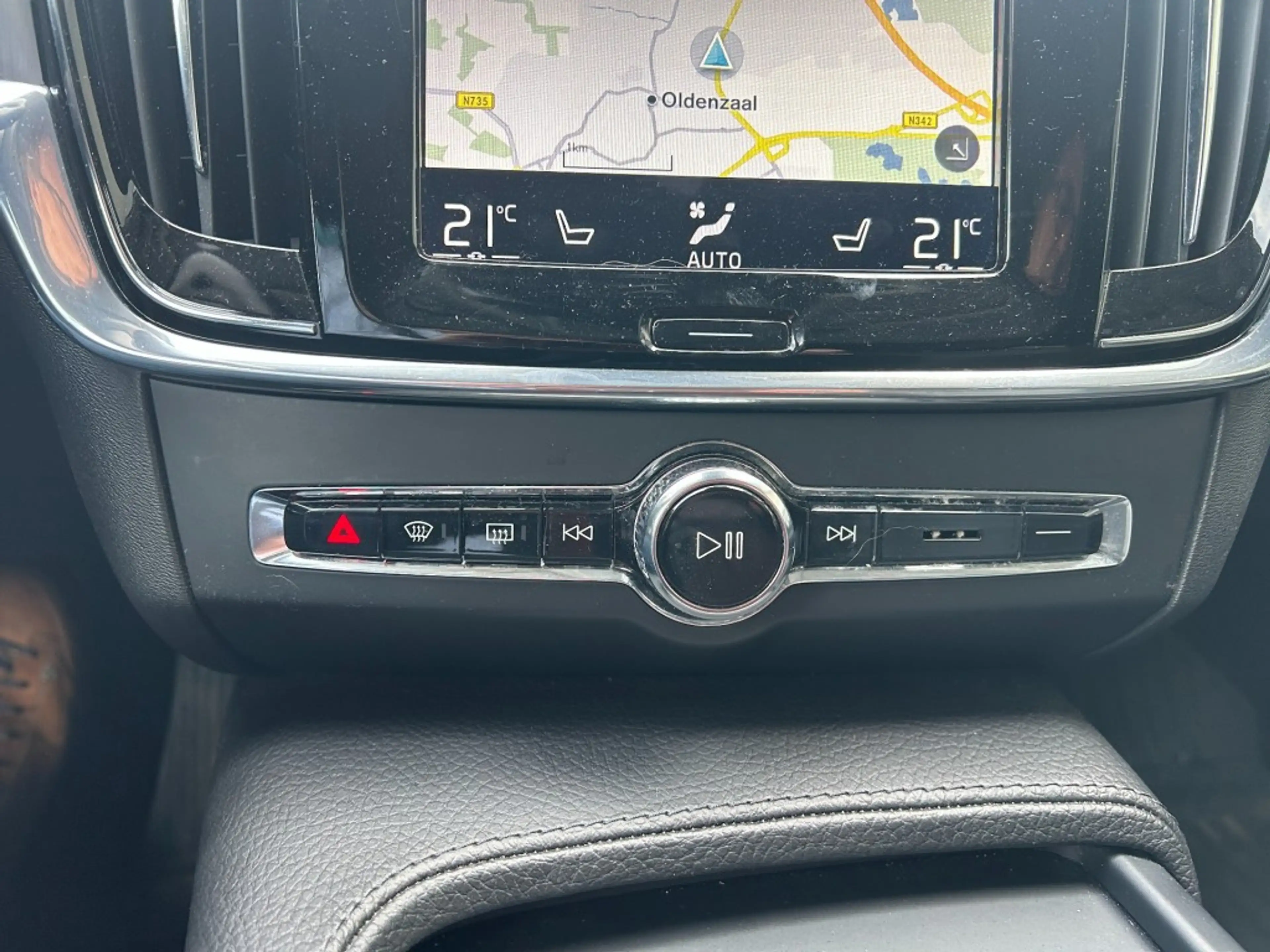 Volvo V90 2.0 D4 MOMENTUM Geartronic — photo 33