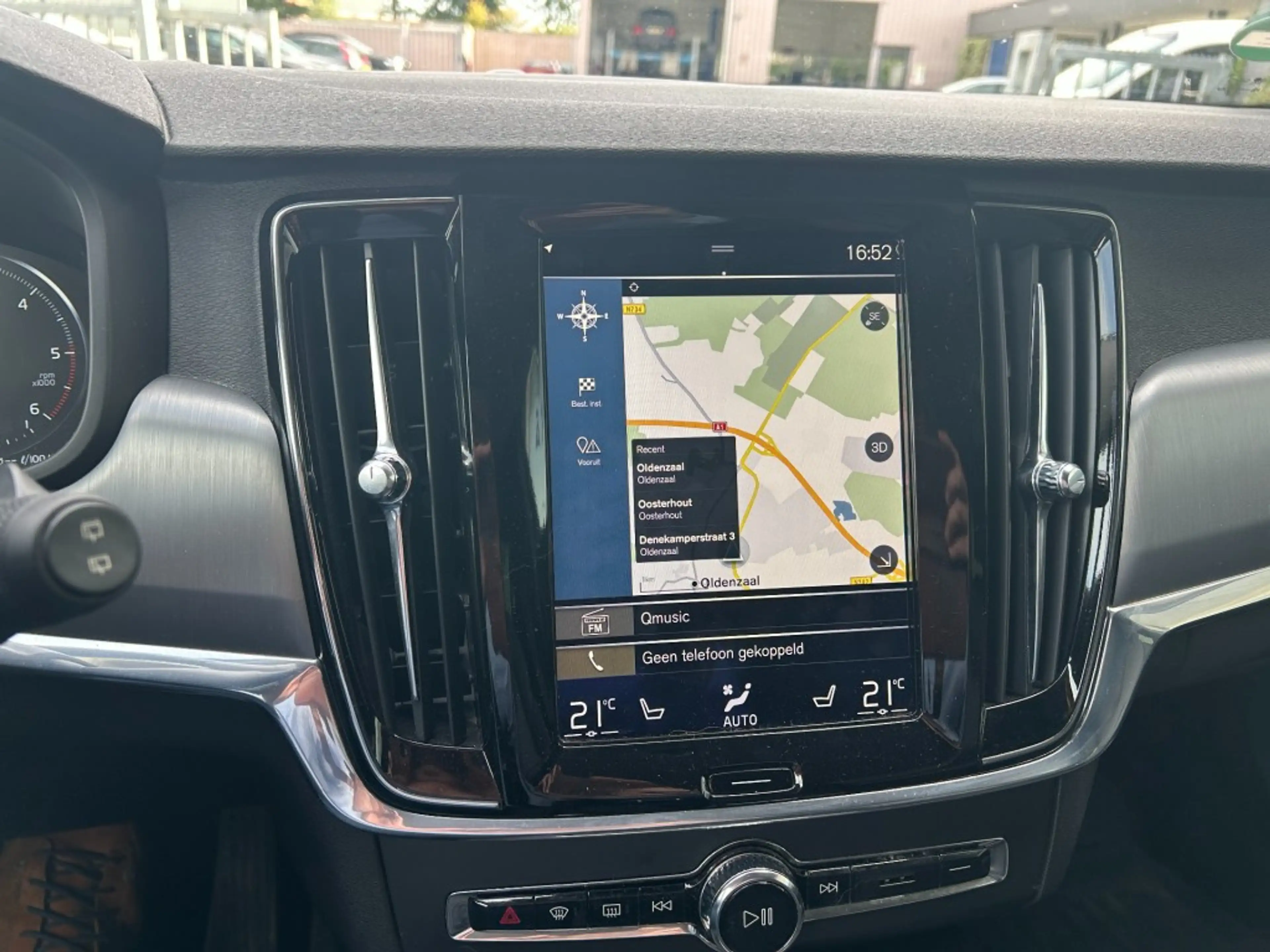 Volvo V90 2.0 D4 MOMENTUM Geartronic — photo 26