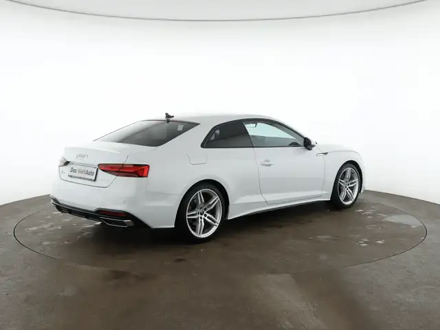 Audi A5 view 4