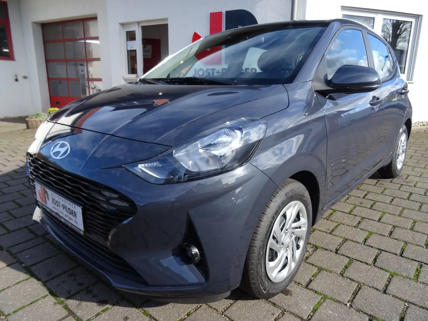 Hyundai i10 Spring Carplay DAB Temp Grau - 2