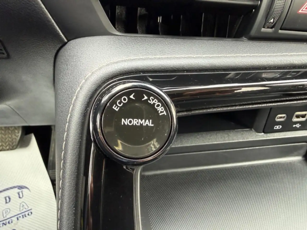 Lexus NX снимка Lexus NX