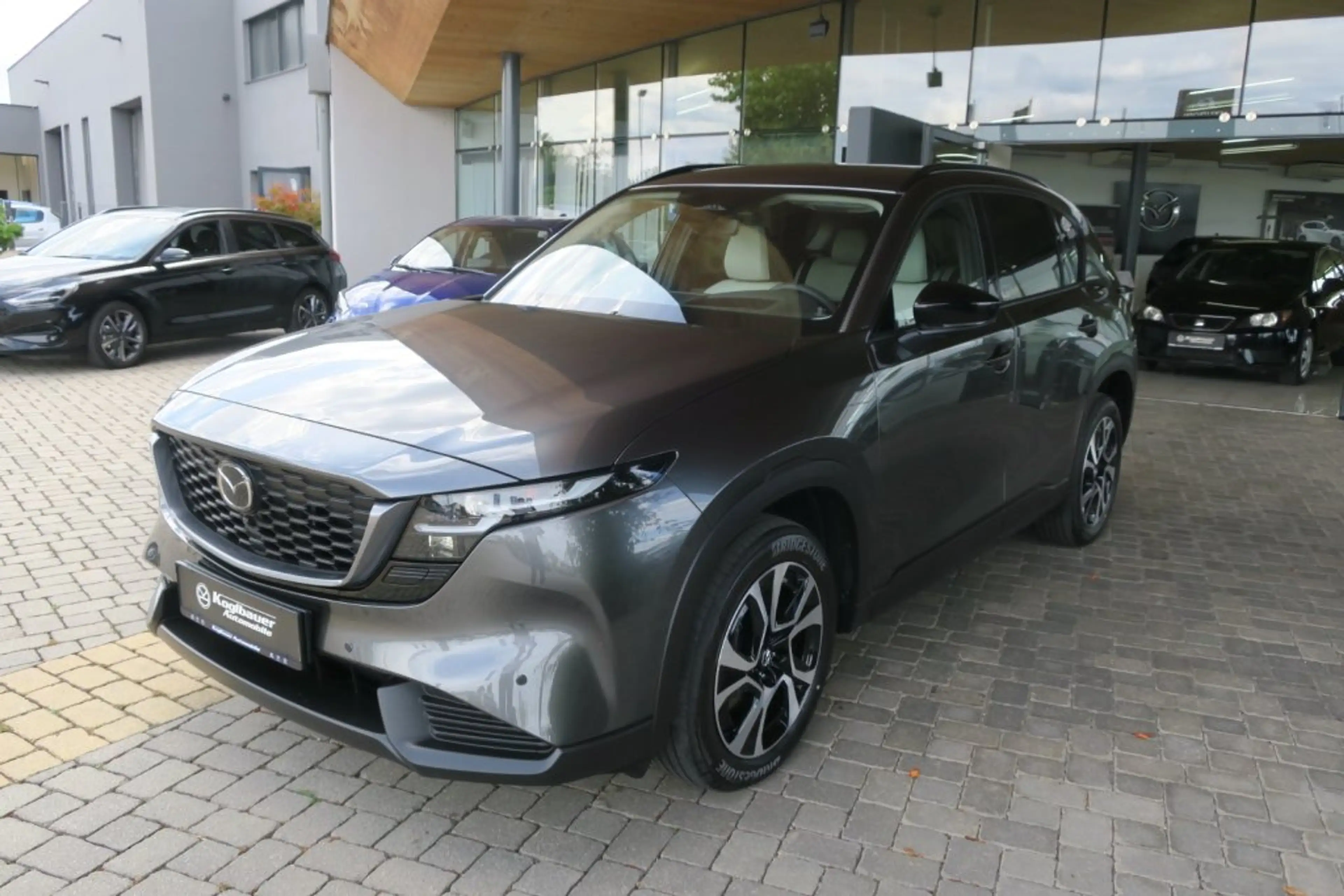 Mazda 2 Mazda CX-5 5WGN 2,5L e-Skyactiv G141ps 6AT AWD Exclusive-Lin