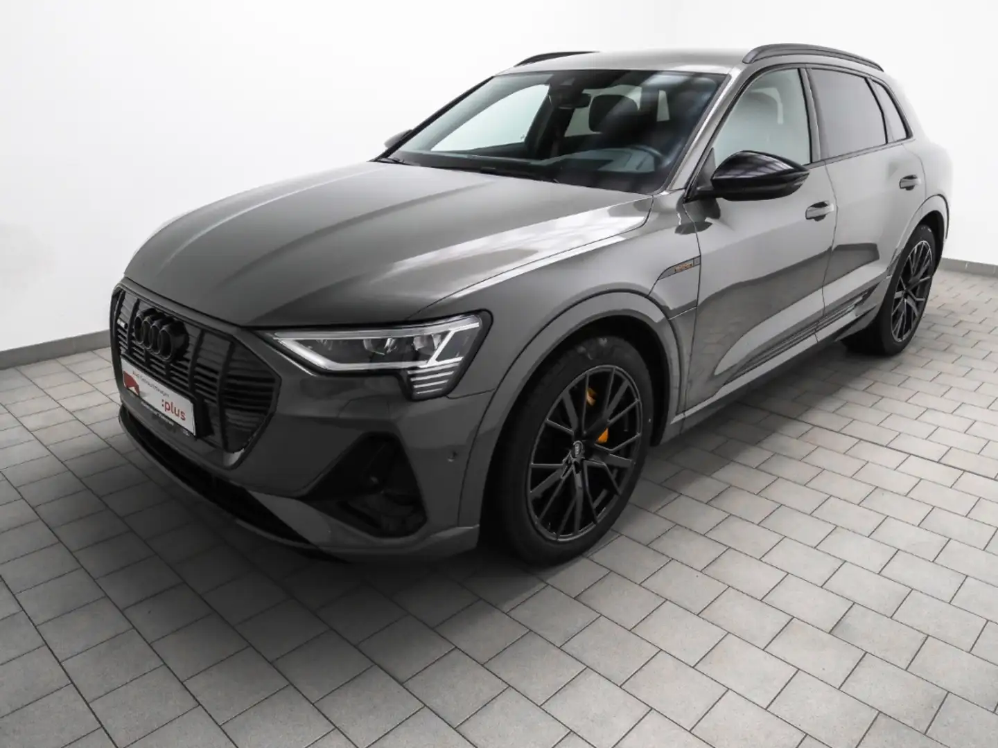 Audi e-tron 55 quattro S line Black Edition AHK HuD B&O Grau - 2
