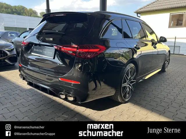 Mercedes-Benz C-Class view 4