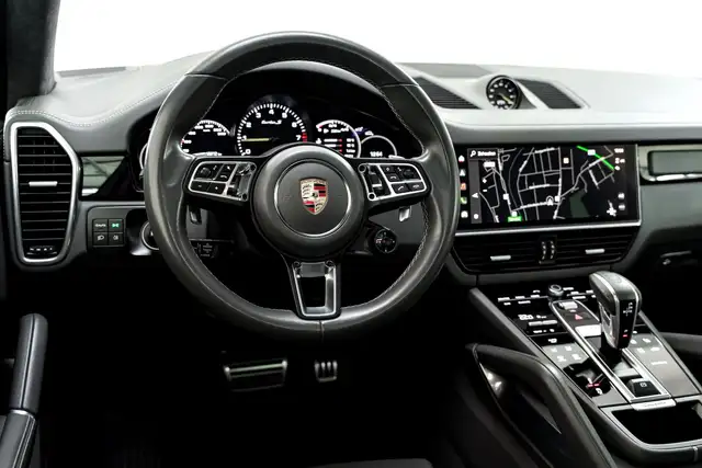 Porsche Cayenne view 14