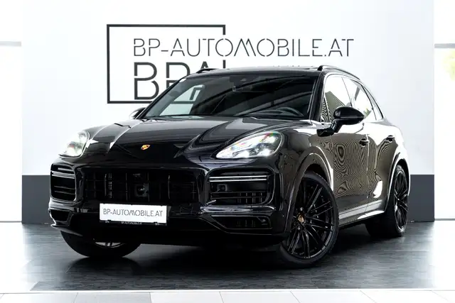 Porsche Cayenne view 5
