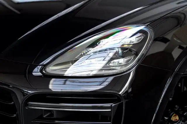 Porsche Cayenne view 6