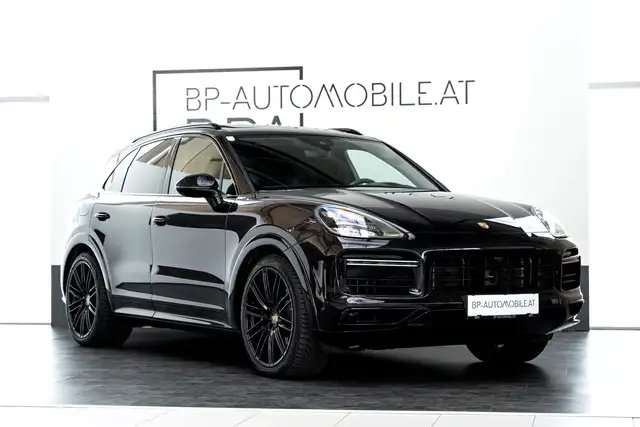 Porsche Cayenne view 2