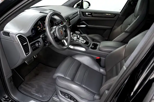 Porsche Cayenne view 15