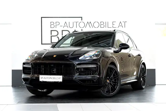 Porsche Cayenne main image