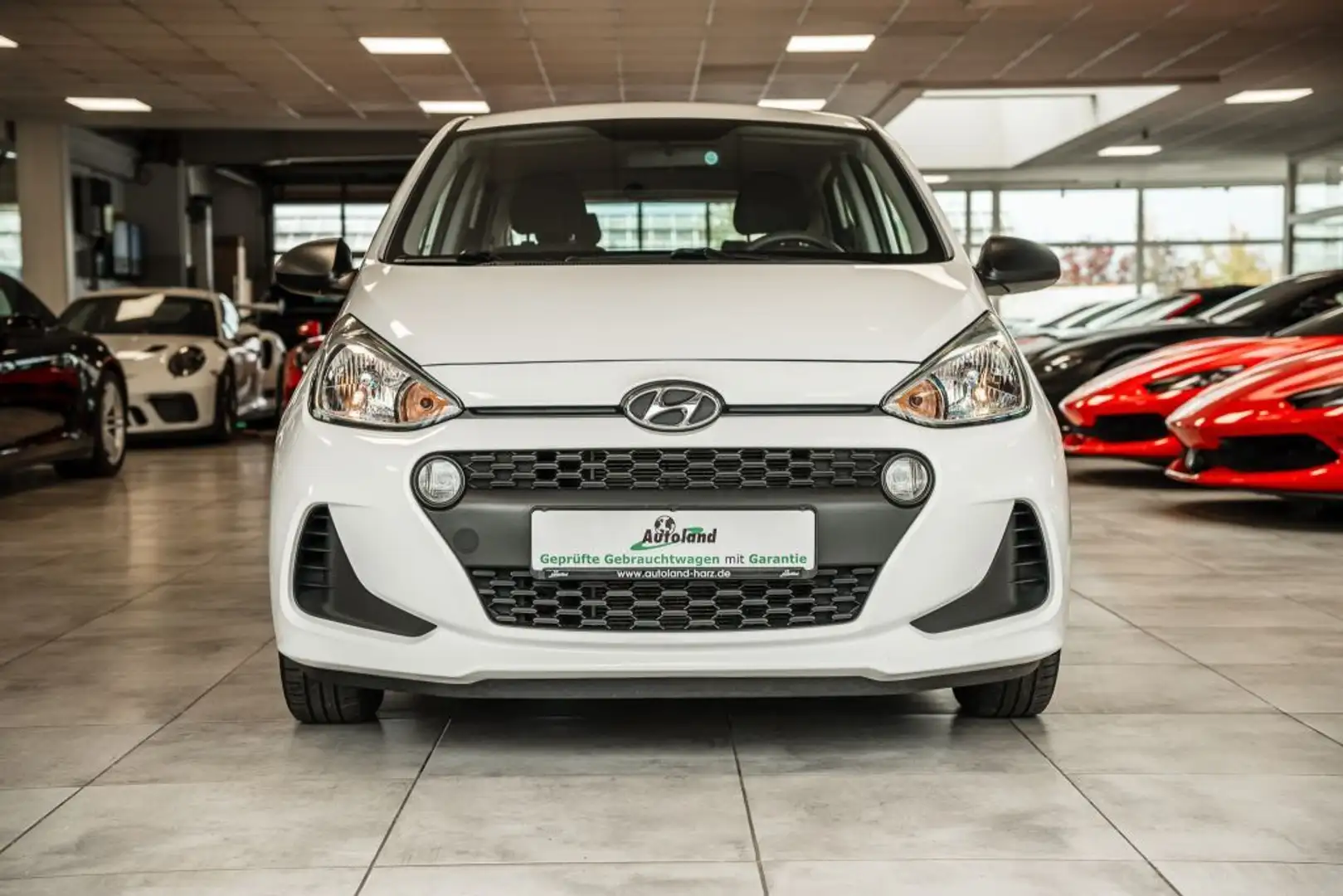 Hyundai i10 1.0*GepflegterZustand*2.Hand*GARANTIE*TÜVNEU Weiß - 2