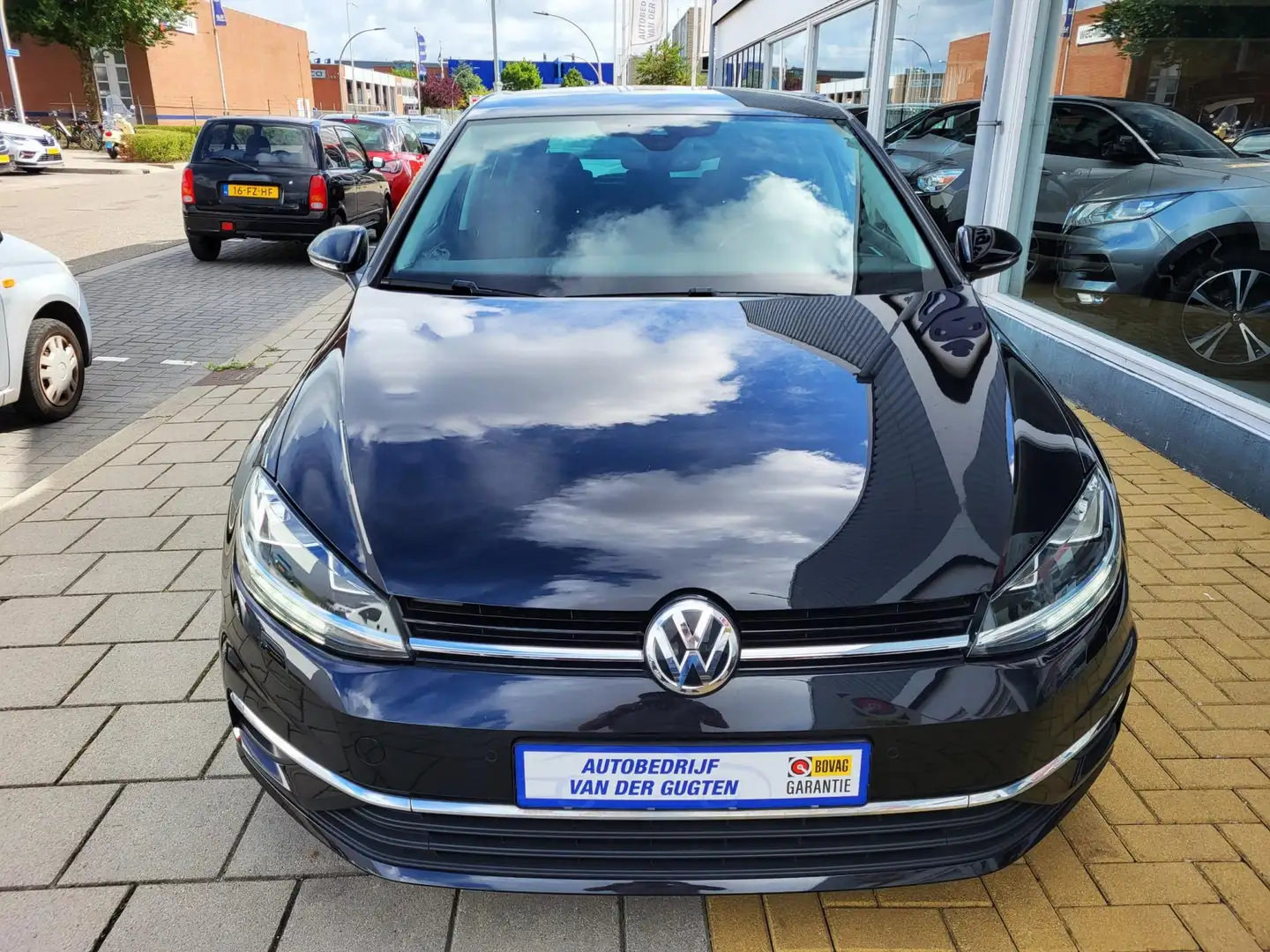 Volkswagen Golf 1.0 TSI Highline / Carplay & Android / Stoelverwar Zwart - 2