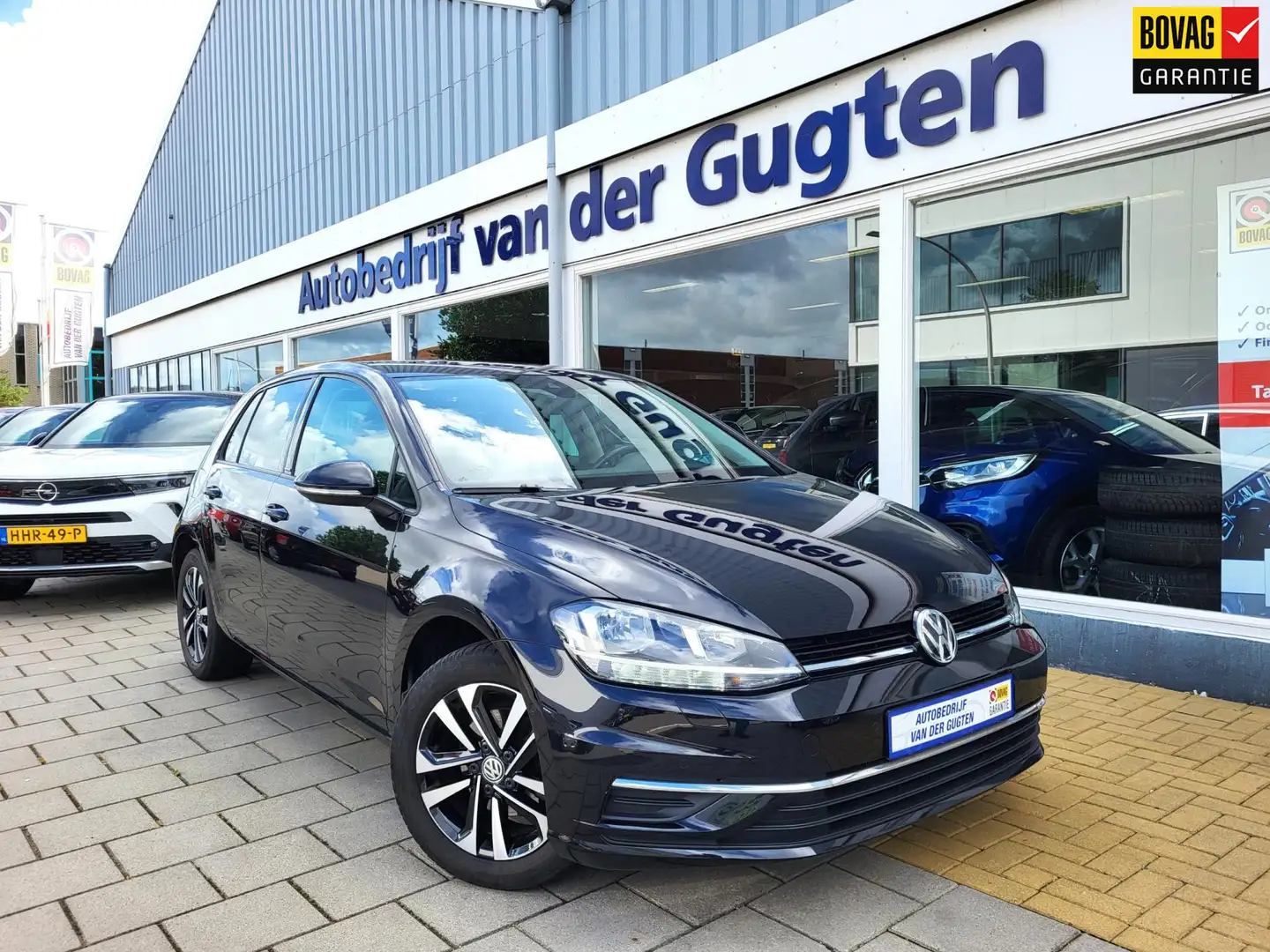 Volkswagen Golf 1.0 TSI Highline / Carplay & Android / Stoelverwar Zwart - 1