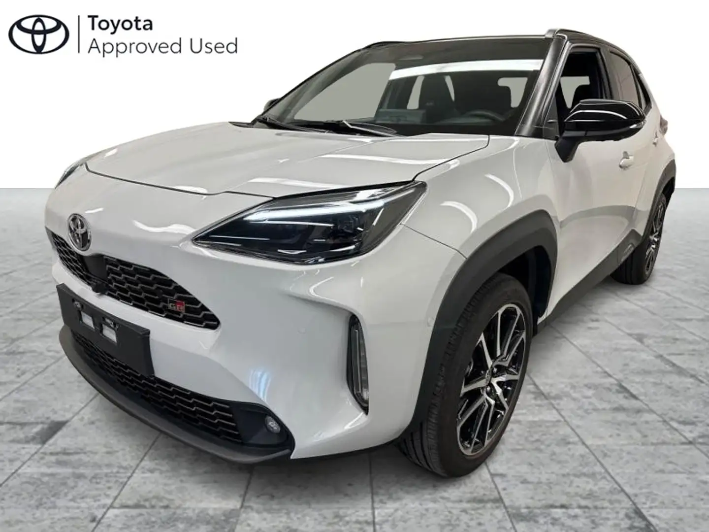 Toyota Yaris Cross GR SPORT + Luxury Pack Wit - 1