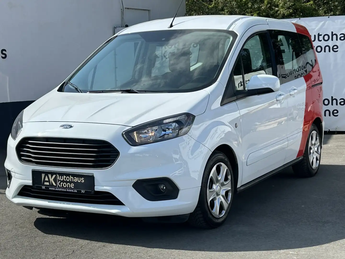 Ford Tourneo Courier 1.5 TDCi Trend 5-SITZER*NAVI* TEMPOMAT*CARPLAY Weiß - 2