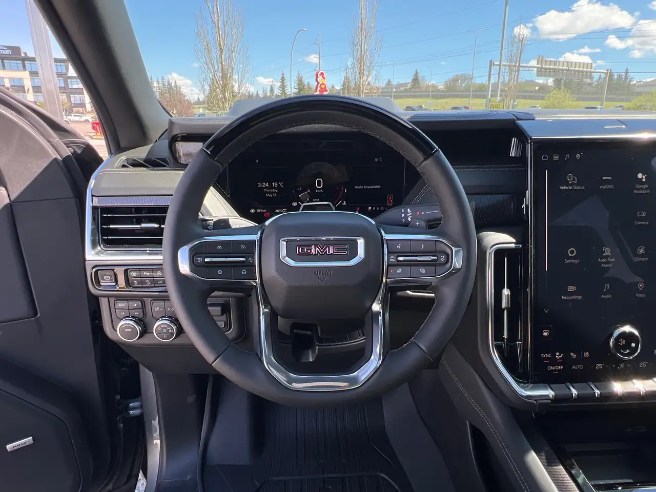 GMC Yukon снимка GMC Yukon