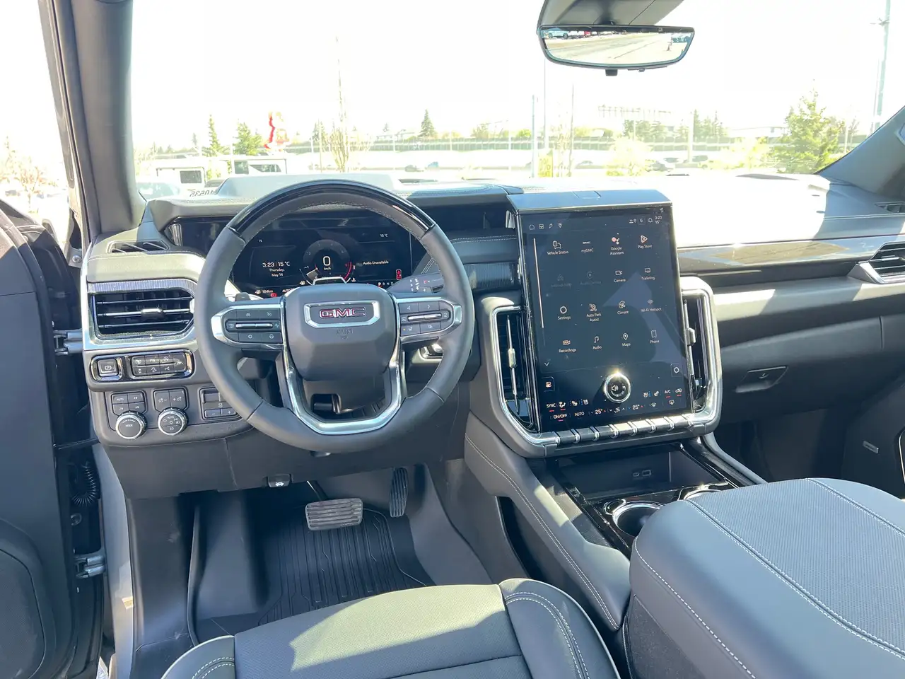 GMC Yukon снимка GMC Yukon