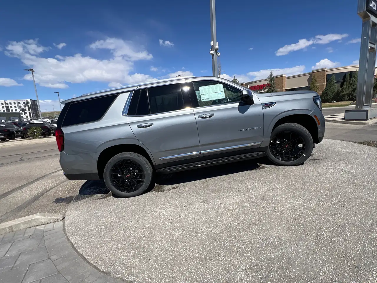 GMC Yukon снимка GMC Yukon