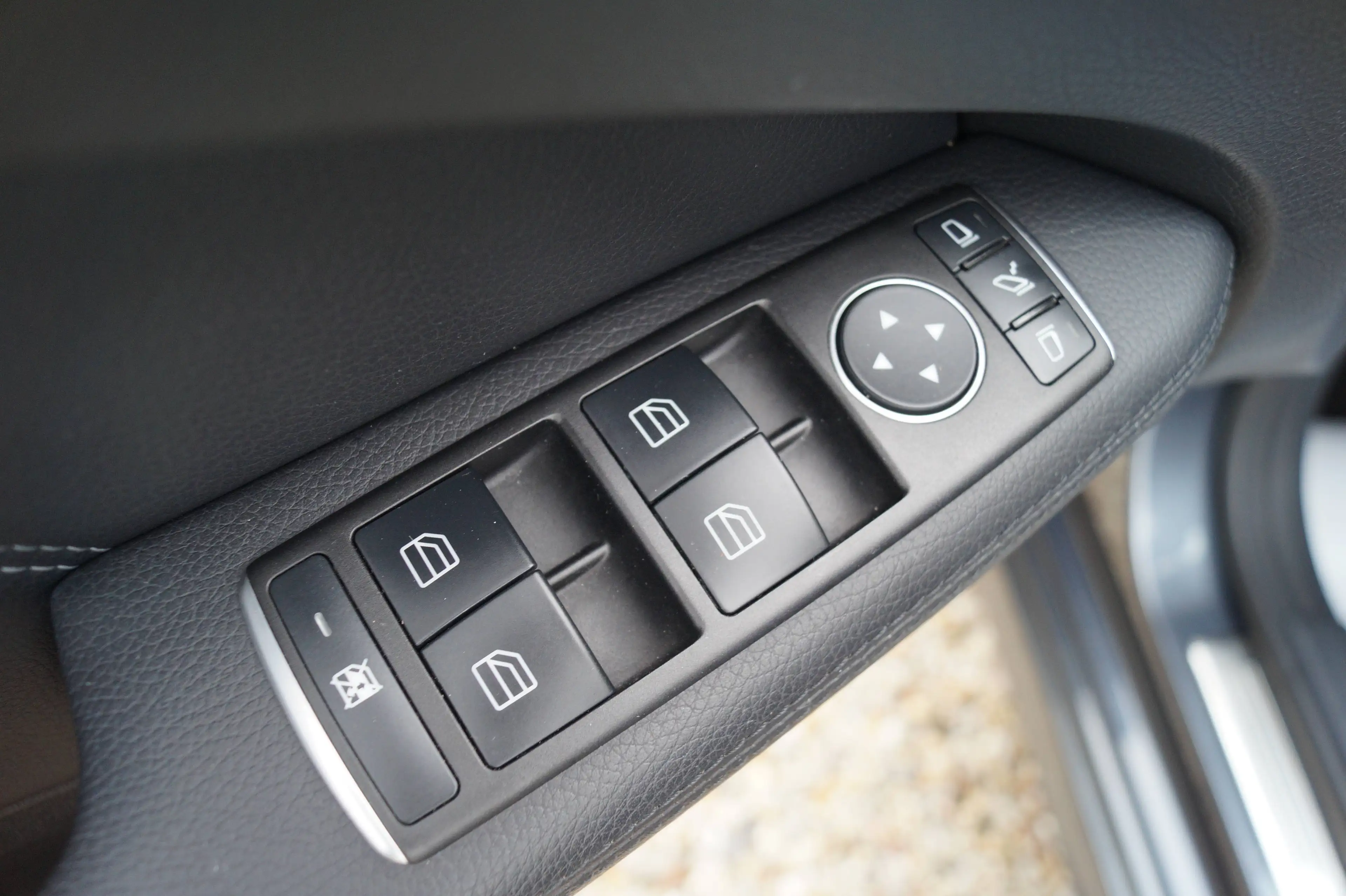 Mercedes-Benz E 200 E 200 BlueTec 2.Hand*SHG*Navi*TÜV:NEU — photo 15