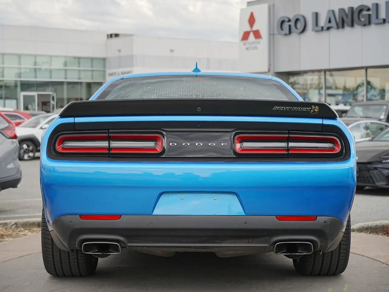 Dodge Challenger 2023 — фото 7