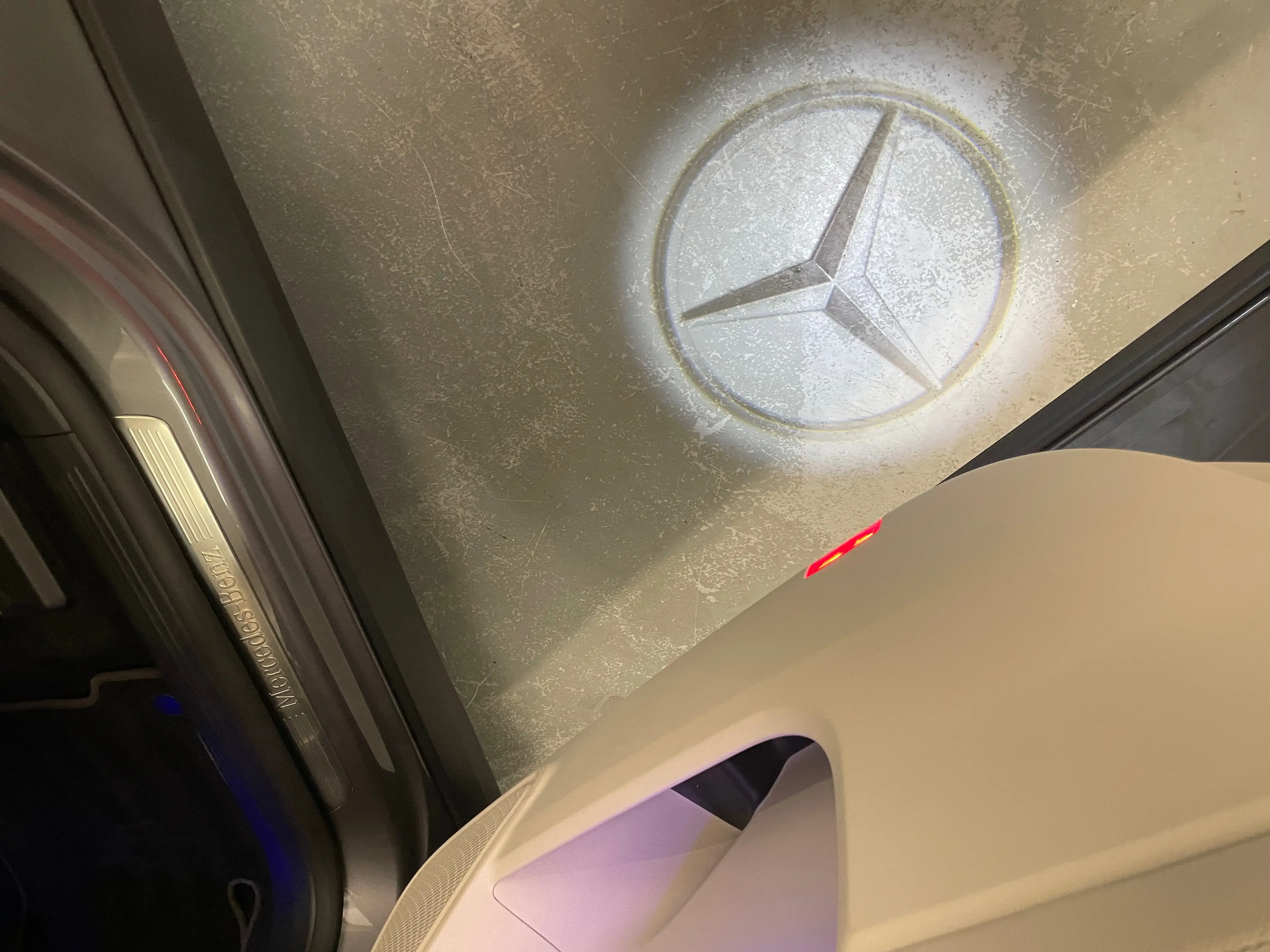 Mercedes-Benz EQA 250 — photo 12