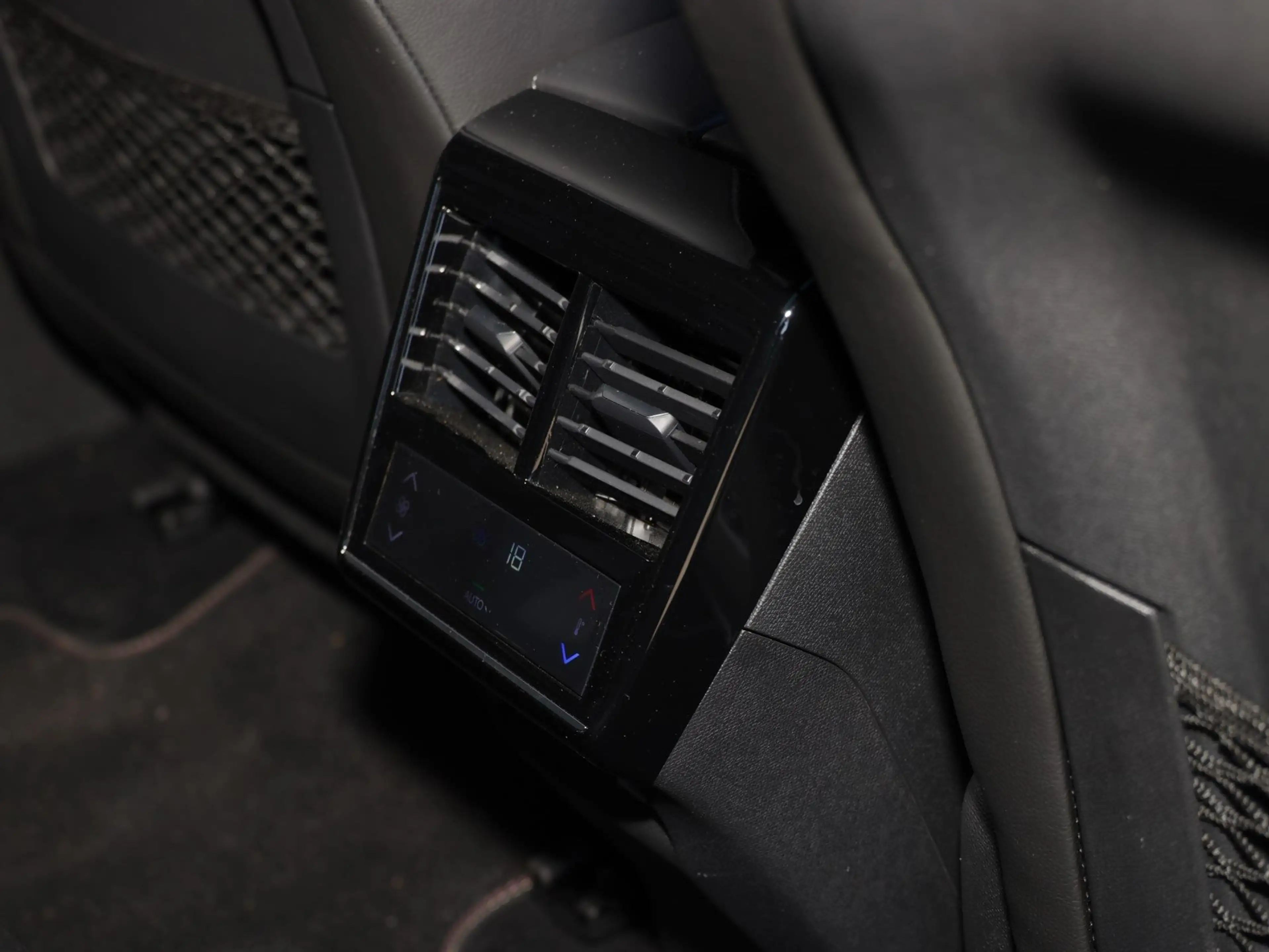 DS Automobiles DS 7 Crossback DS7 Crossback Performance Line — photo 14