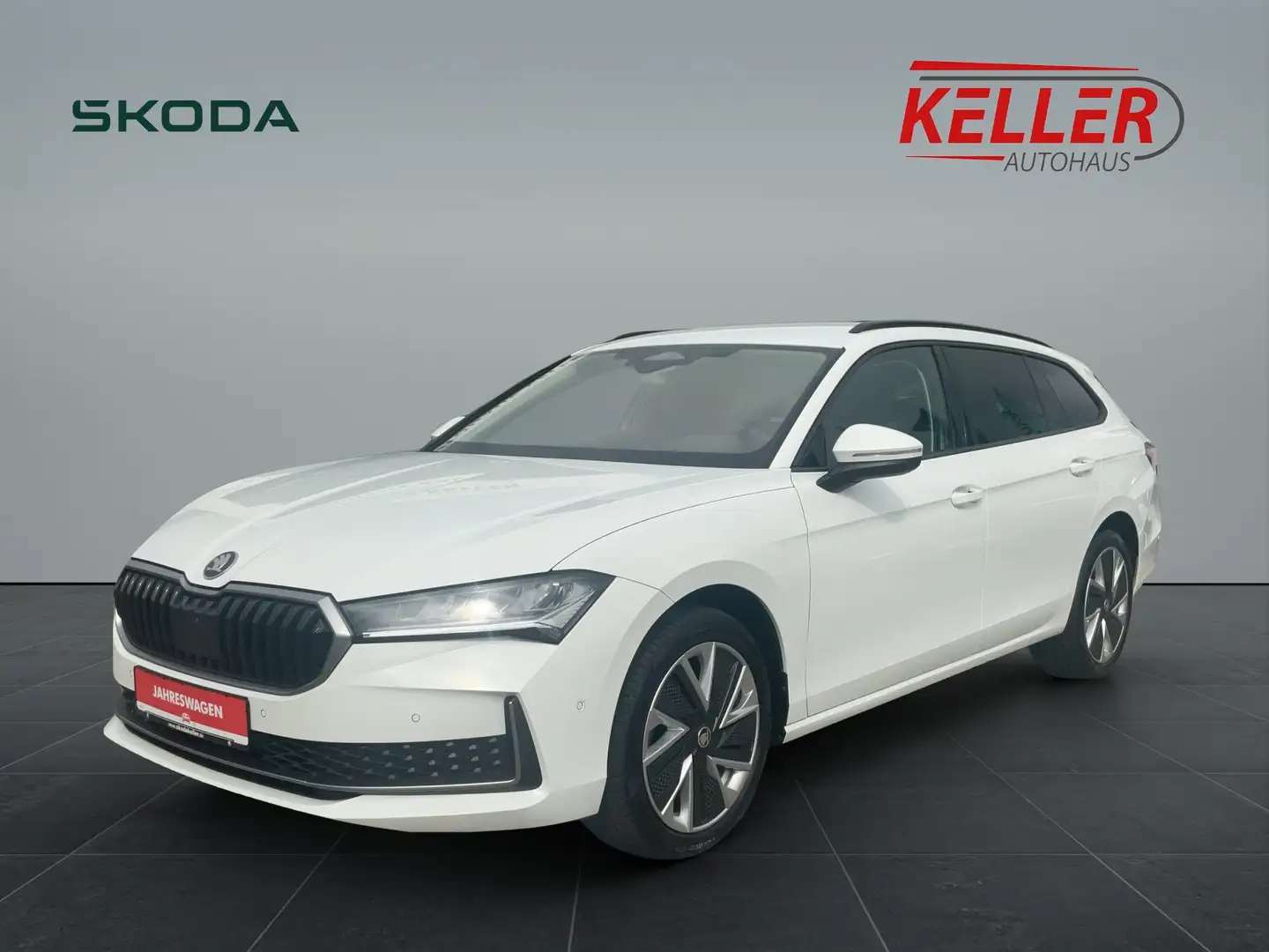 Skoda Superb 2.0 TDI 110kW Selection neues Modell CHEF-Auto Weiß - 1