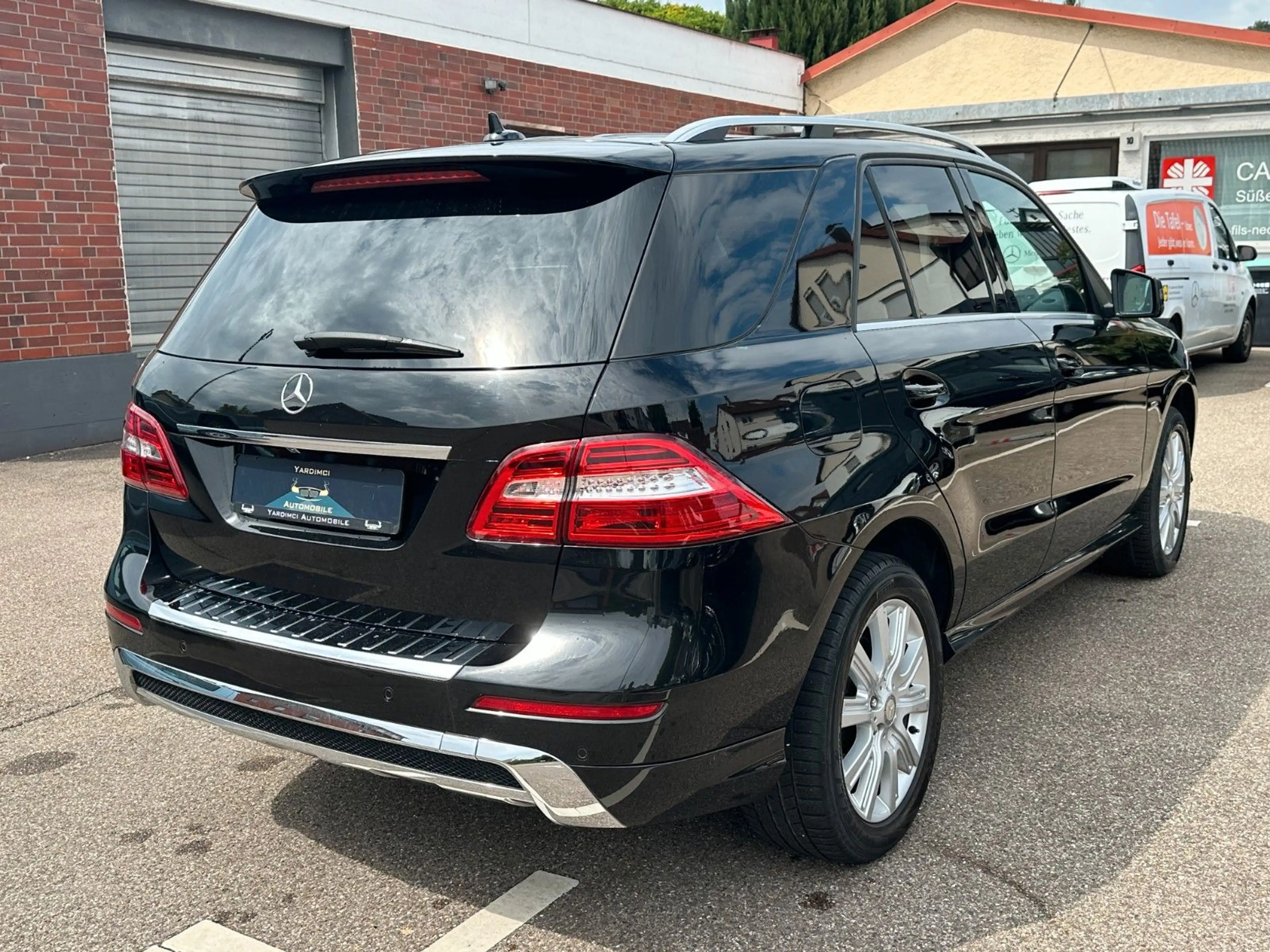 Mercedes-Benz ML 350 CDI BlueTec*AMG*DISTRONIC*COMAND*RFK*SPUR — photo 4